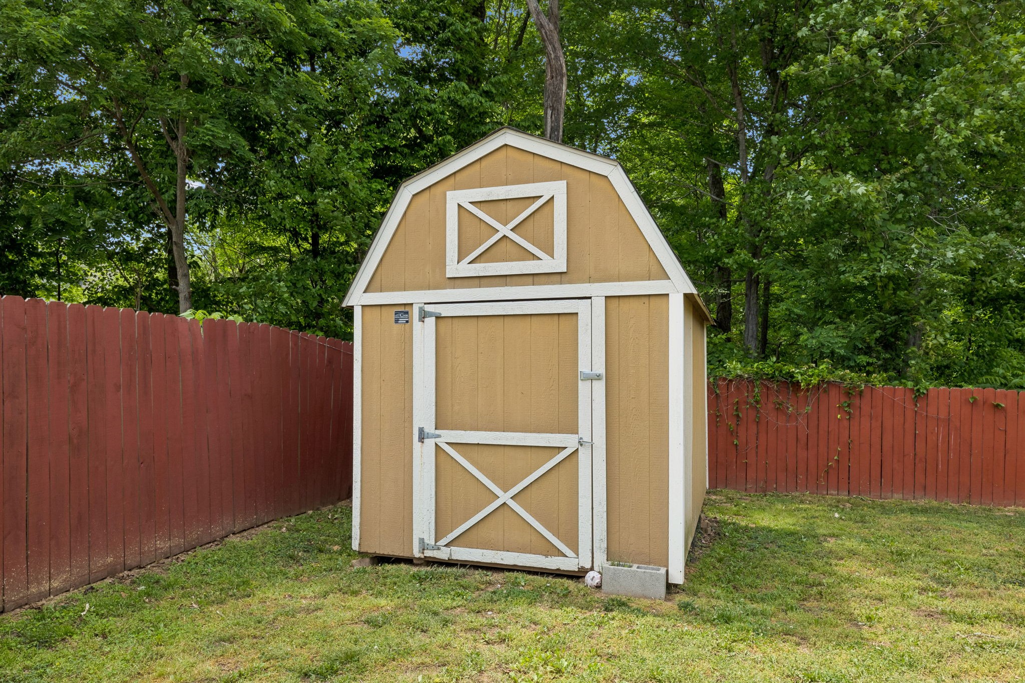 1913 Jackie Lorraine Dr