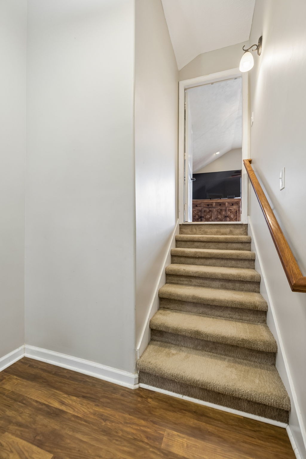 1913 Jackie Lorraine Dr