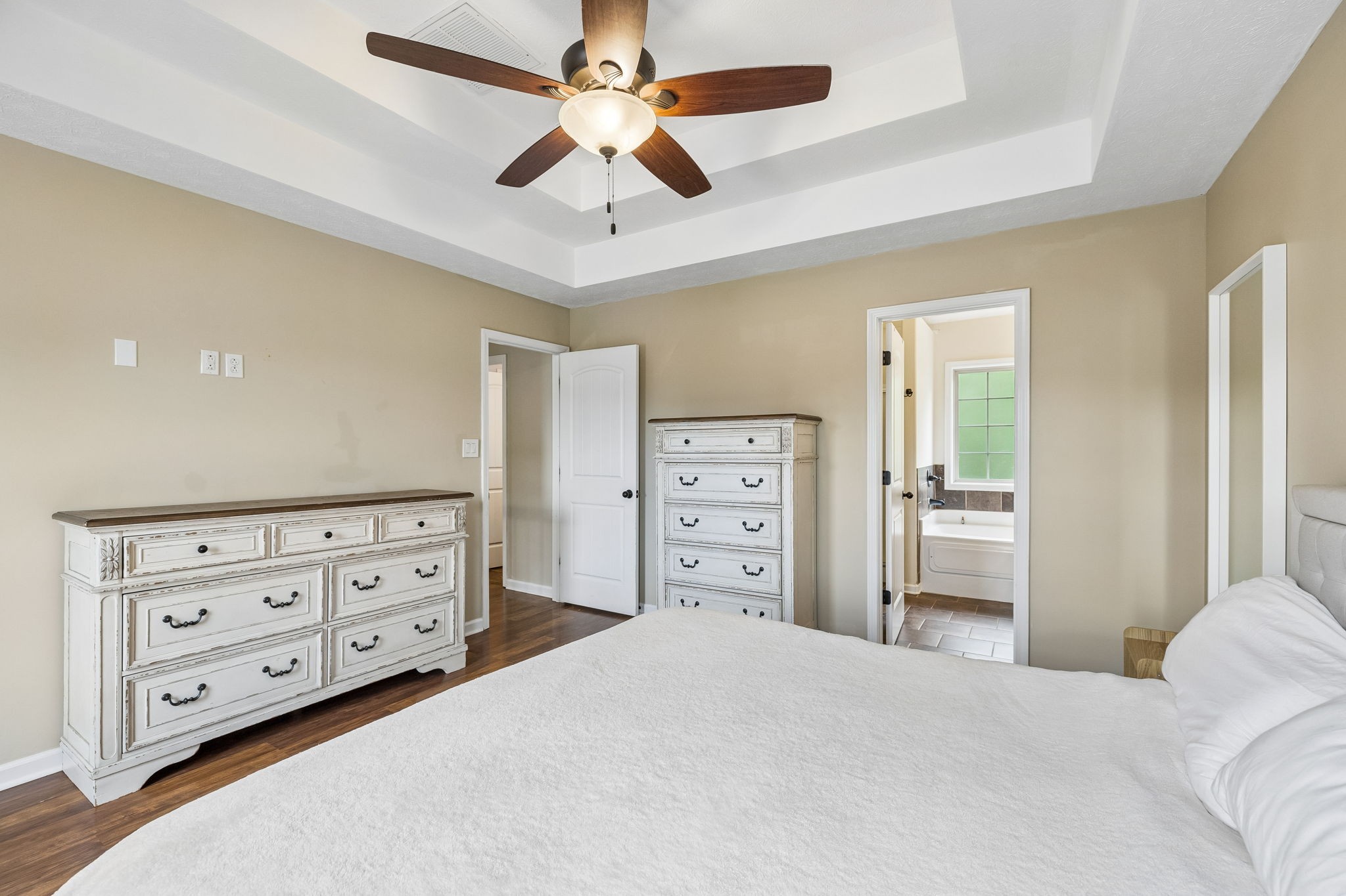 1913 Jackie Lorraine Dr