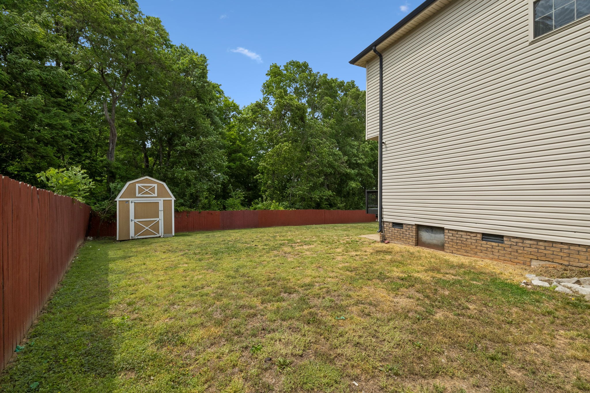 1913 Jackie Lorraine Dr