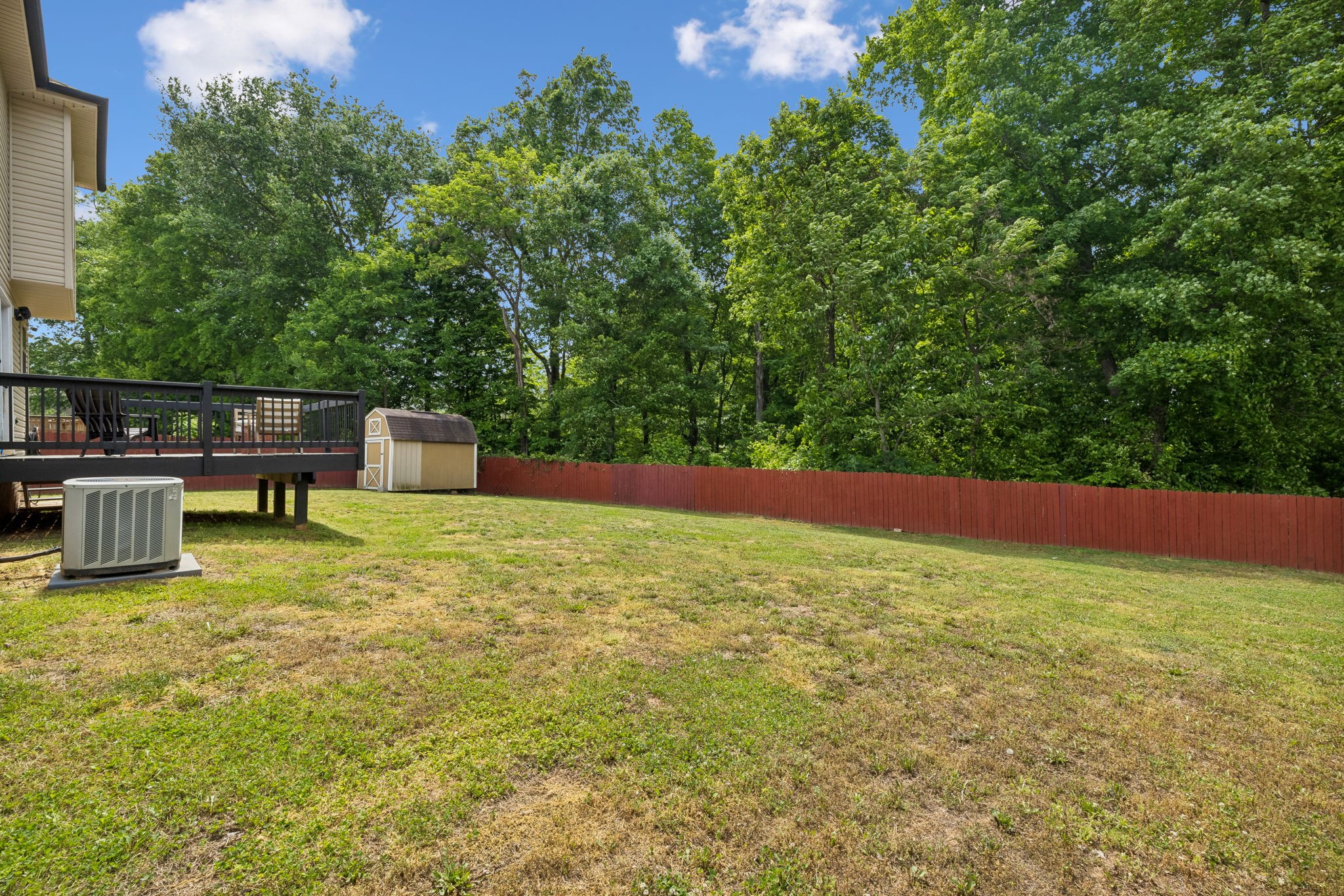 1913 Jackie Lorraine Dr