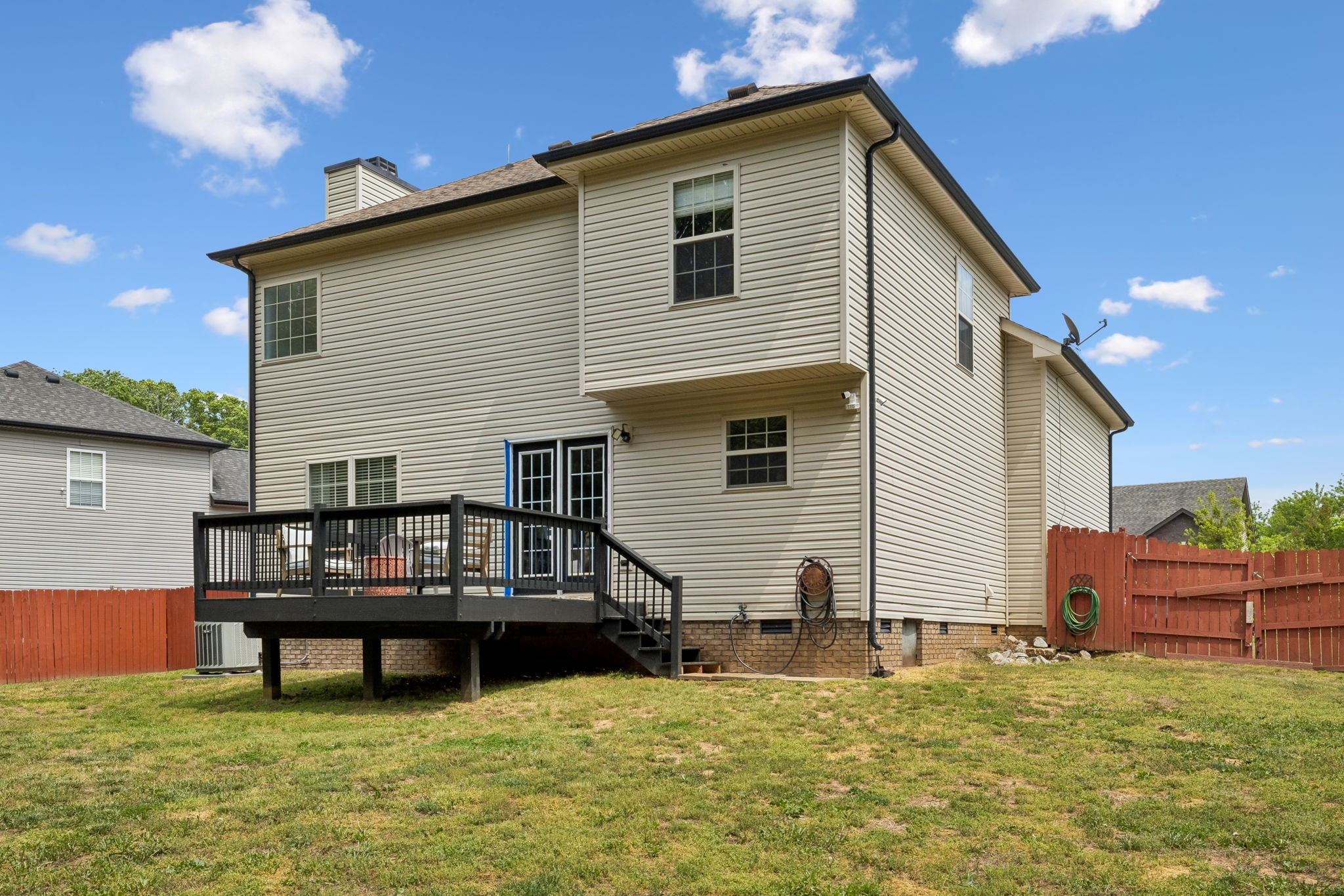 1913 Jackie Lorraine Dr