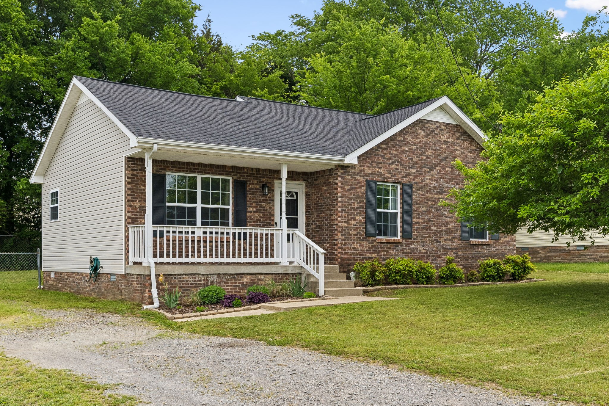 270 Moncrest Dr