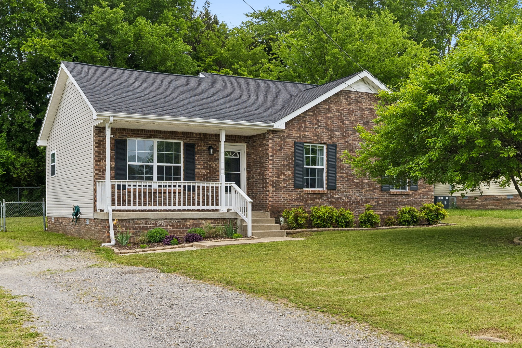 270 Moncrest Dr
