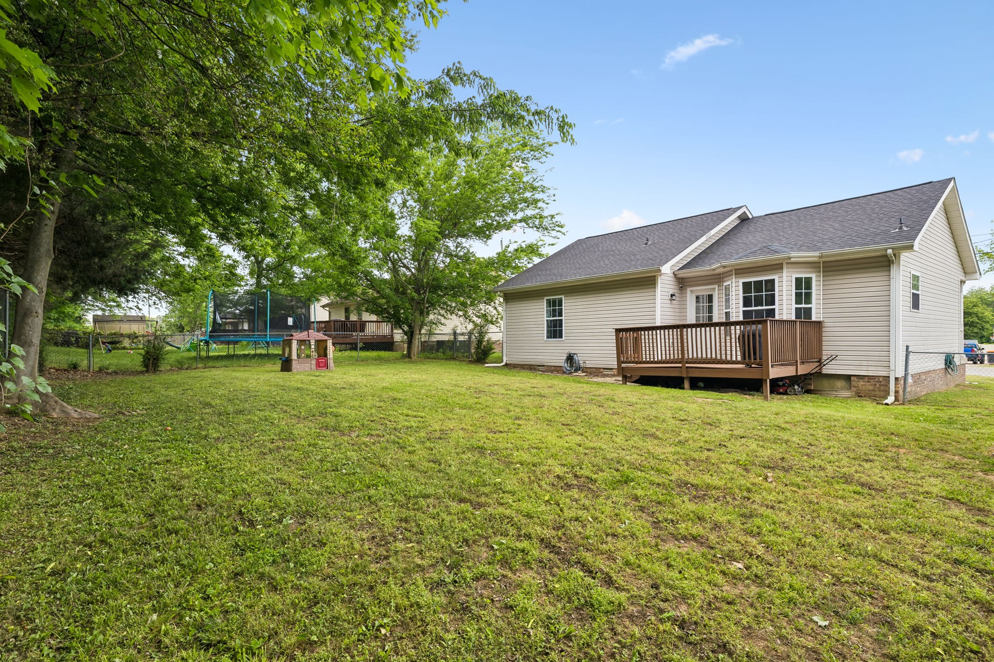 270 Moncrest Dr
