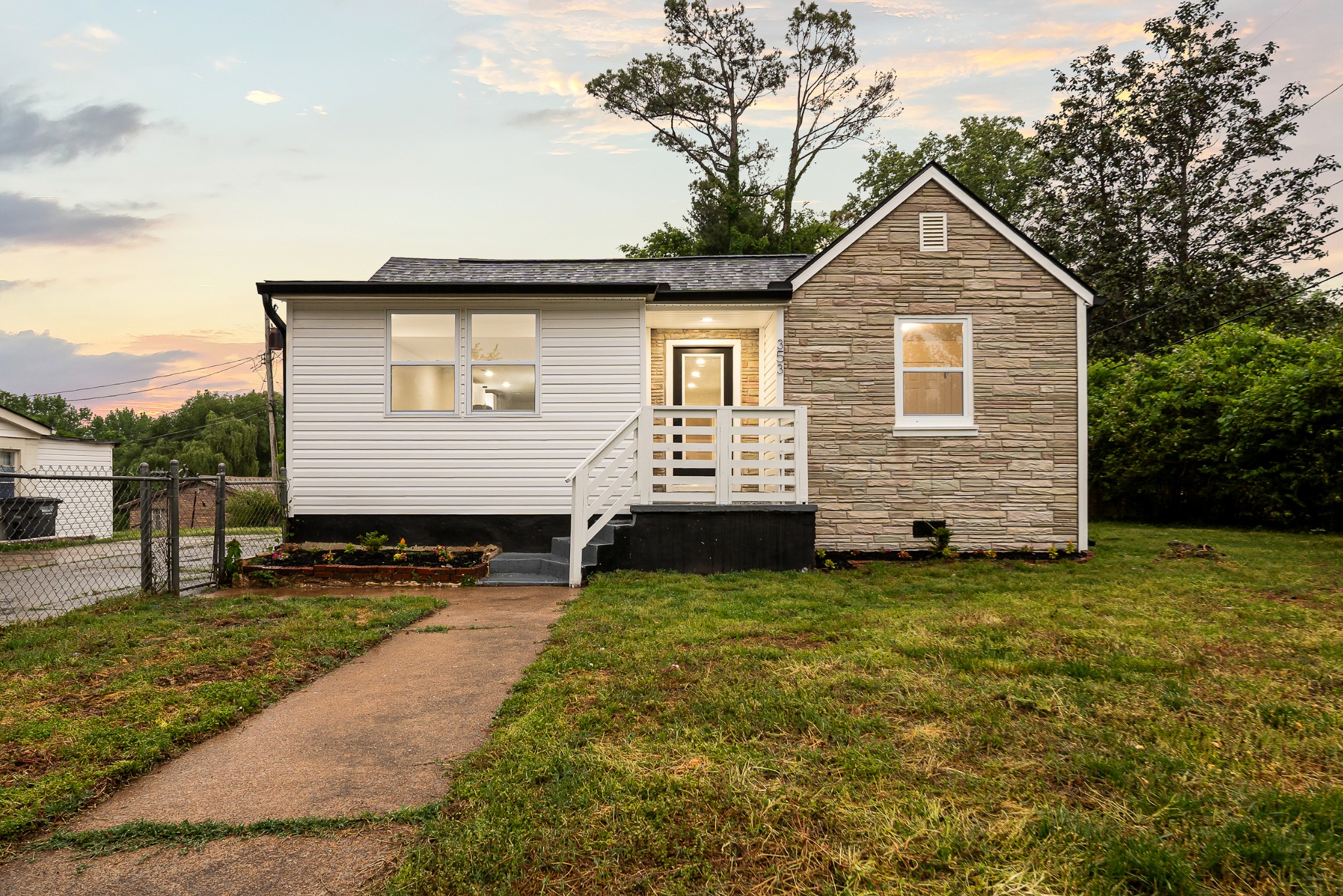 353 Hickory Hts