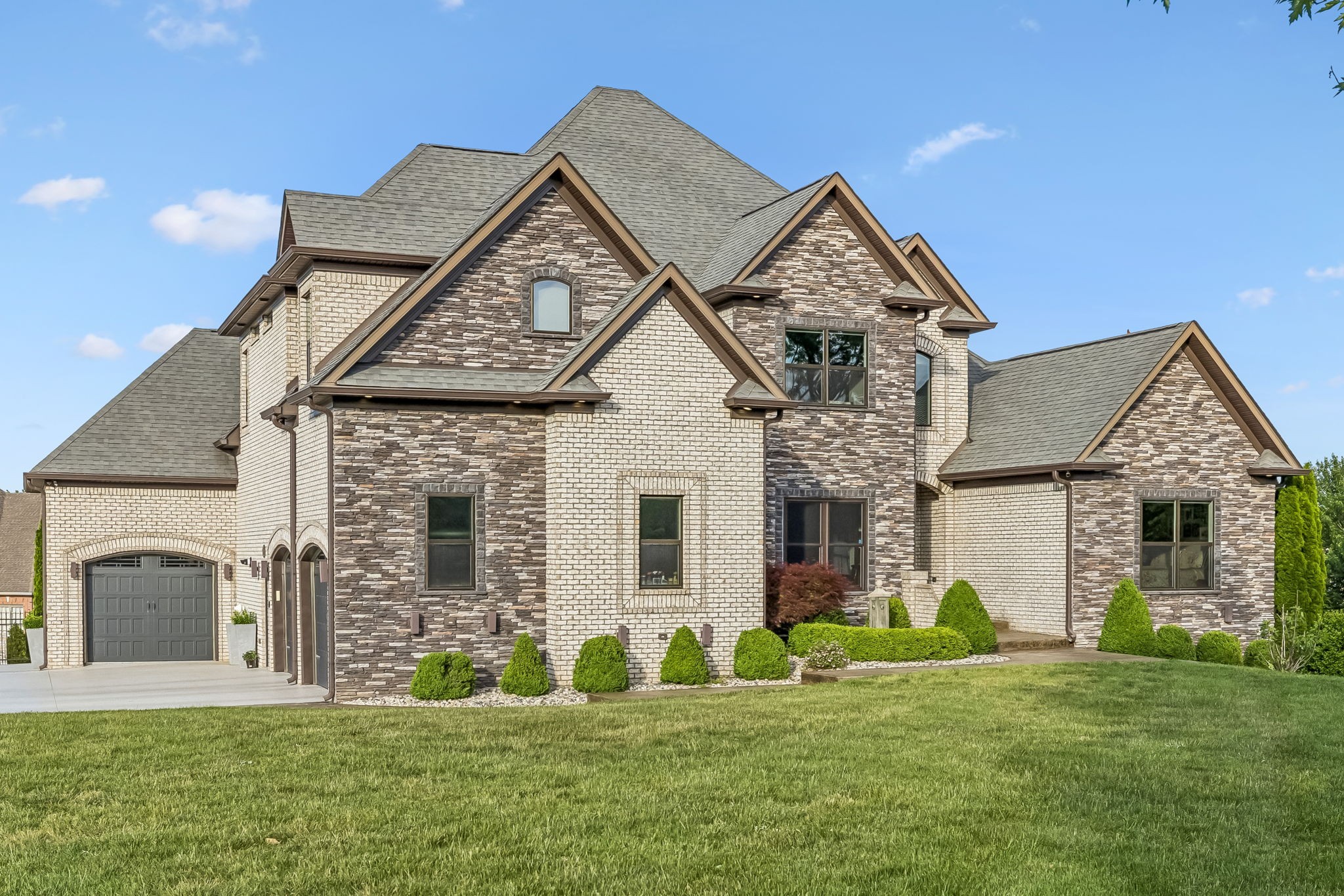 2957 Gatewood Ln