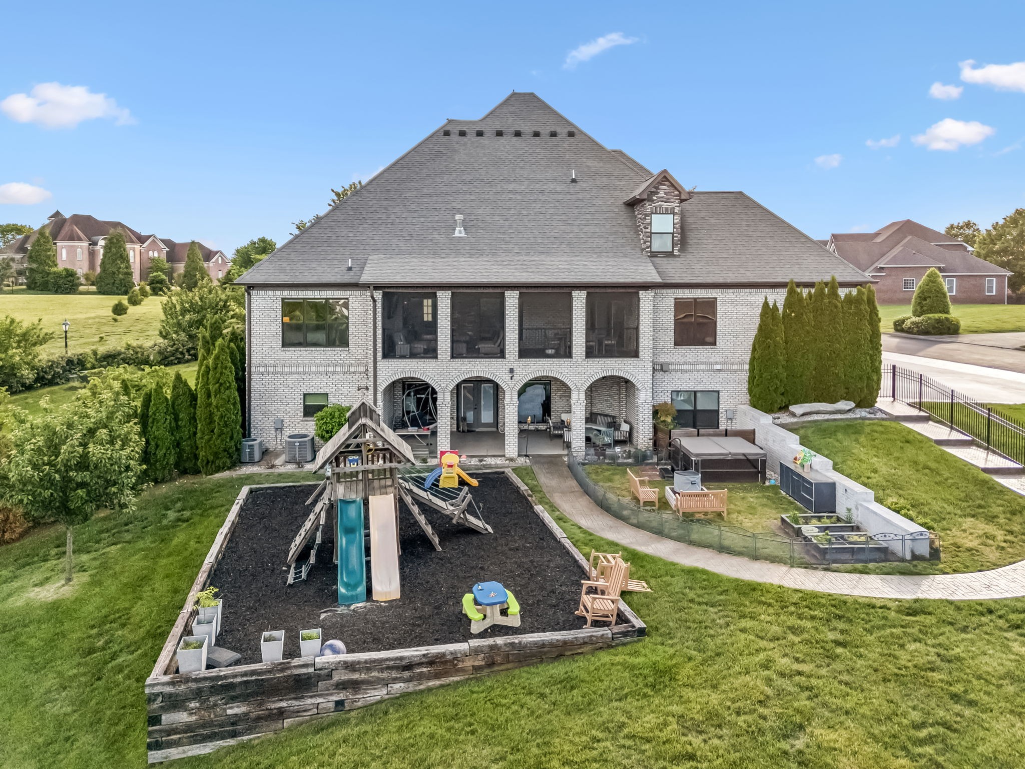 2957 Gatewood Ln