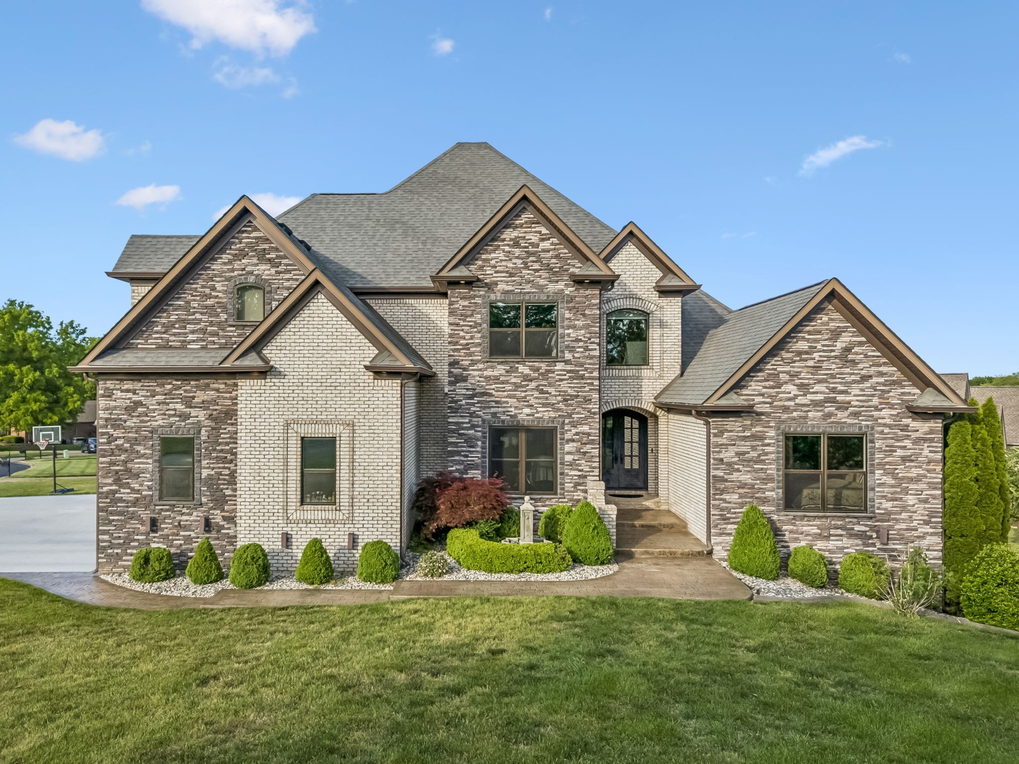 2957 Gatewood Ln