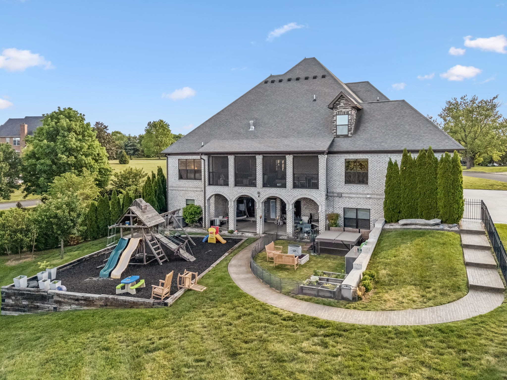 2957 Gatewood Ln