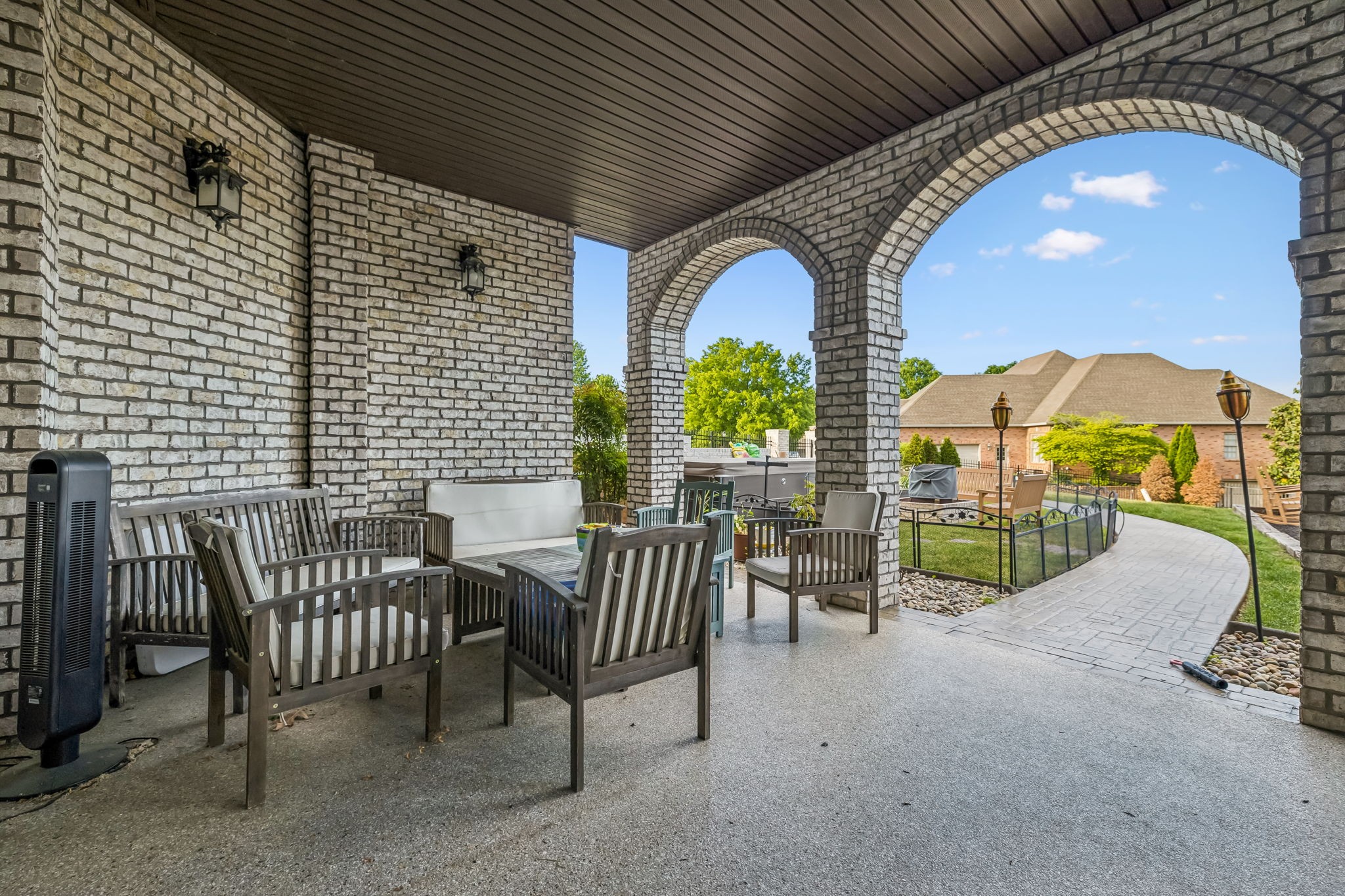 2957 Gatewood Ln