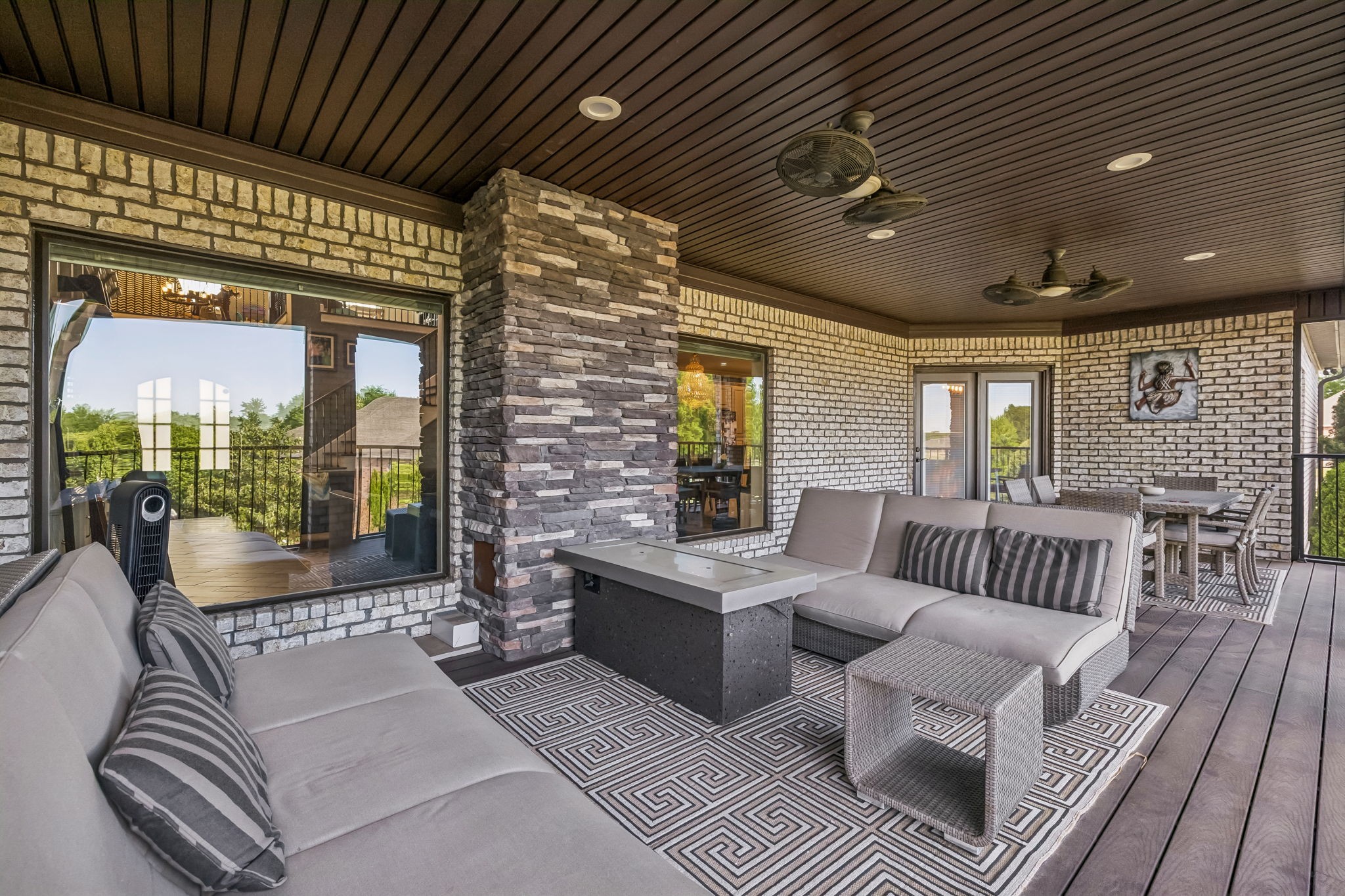2957 Gatewood Ln