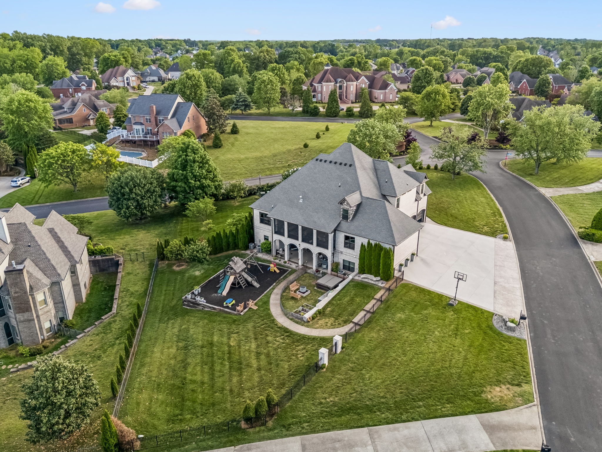 2957 Gatewood Ln