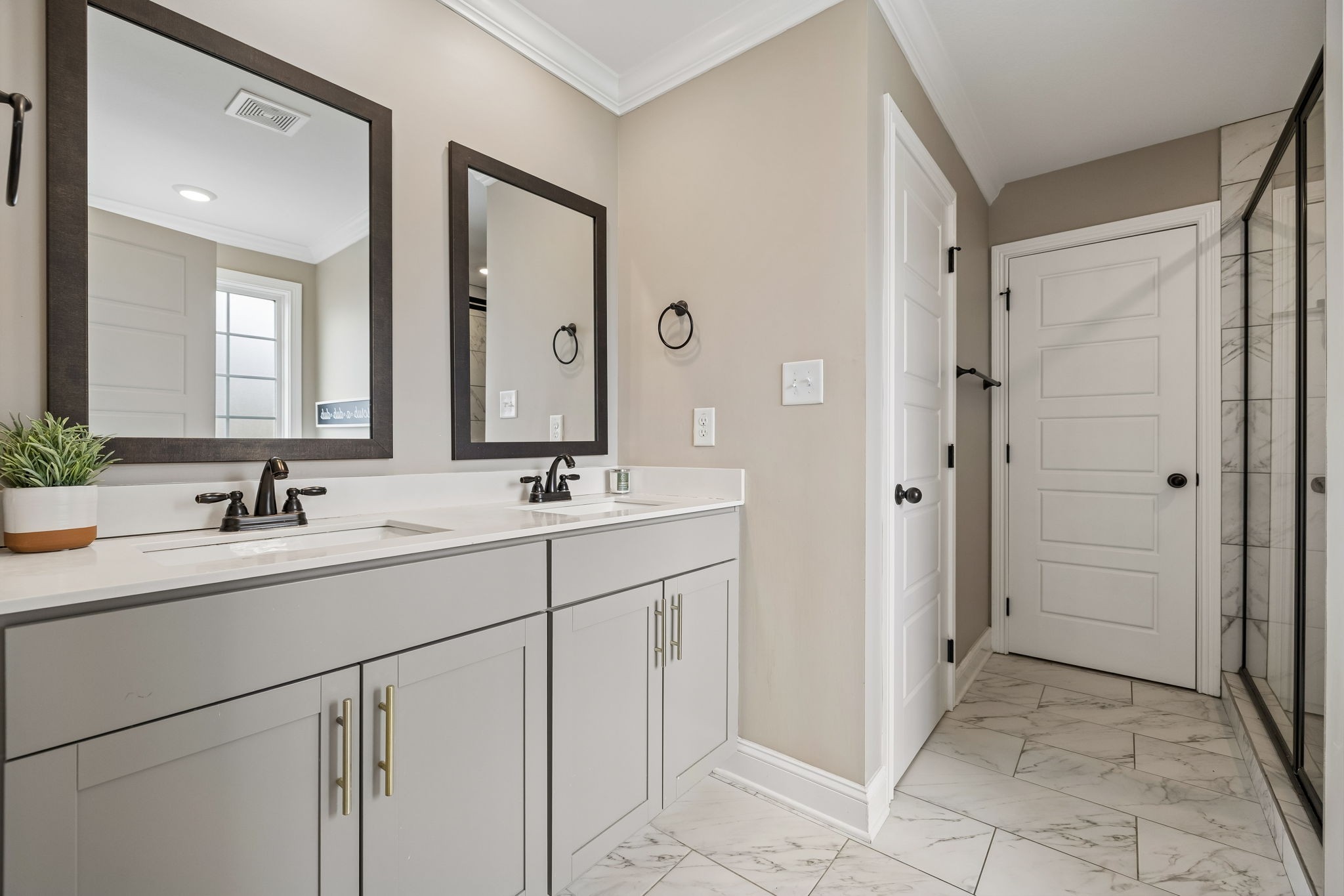 429 Crestwicke Ct