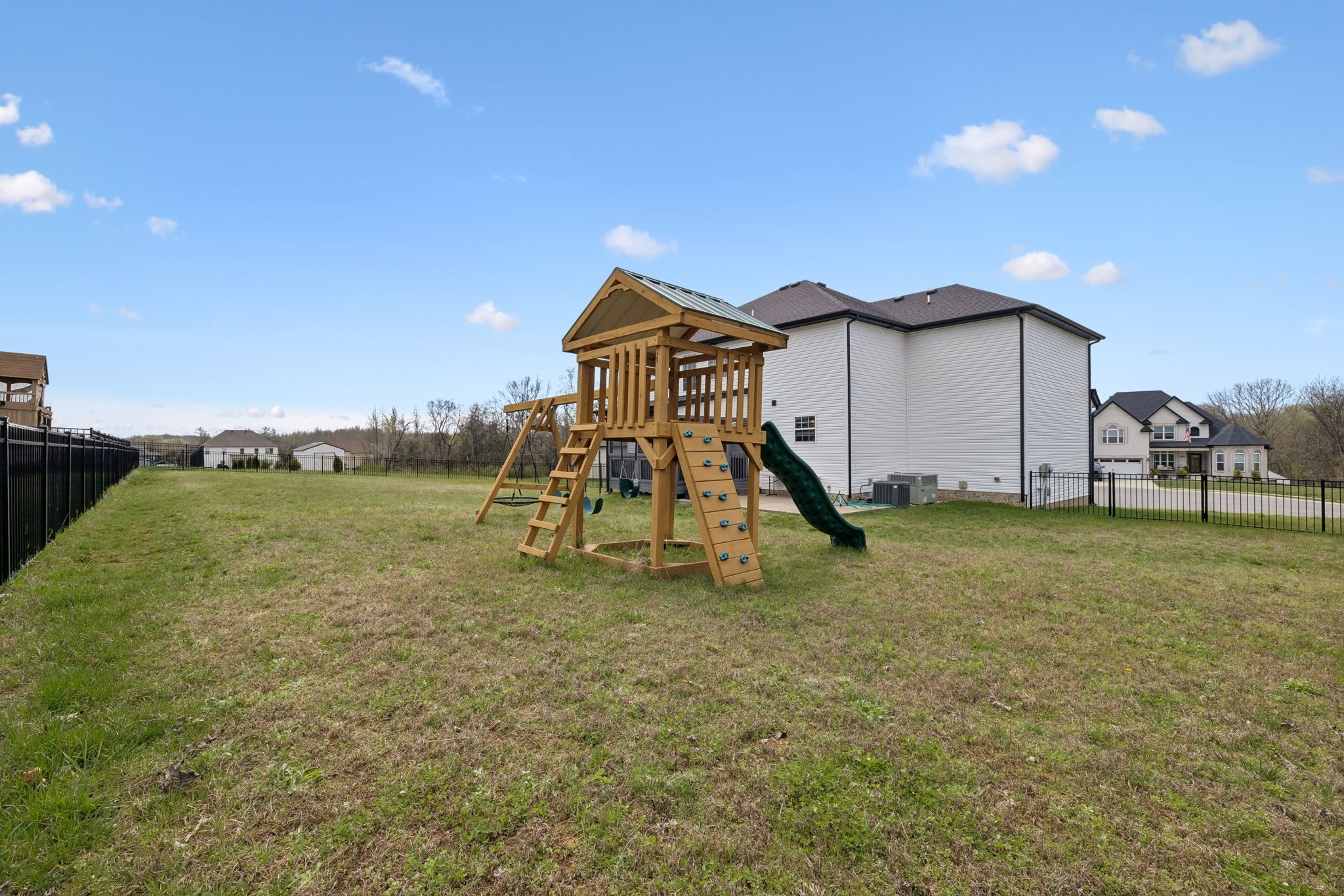 429 Crestwicke Ct