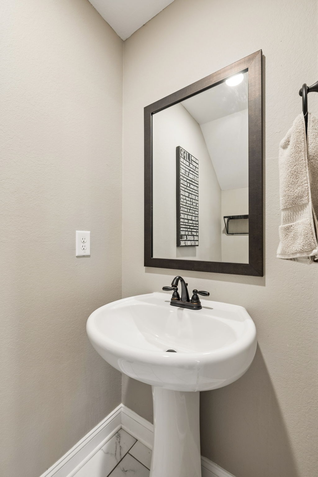 429 Crestwicke Ct
