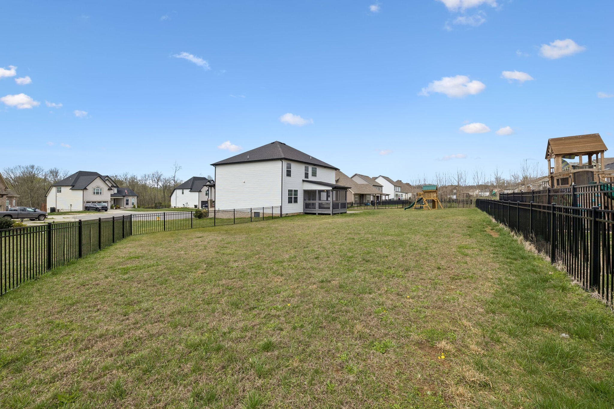 429 Crestwicke Ct