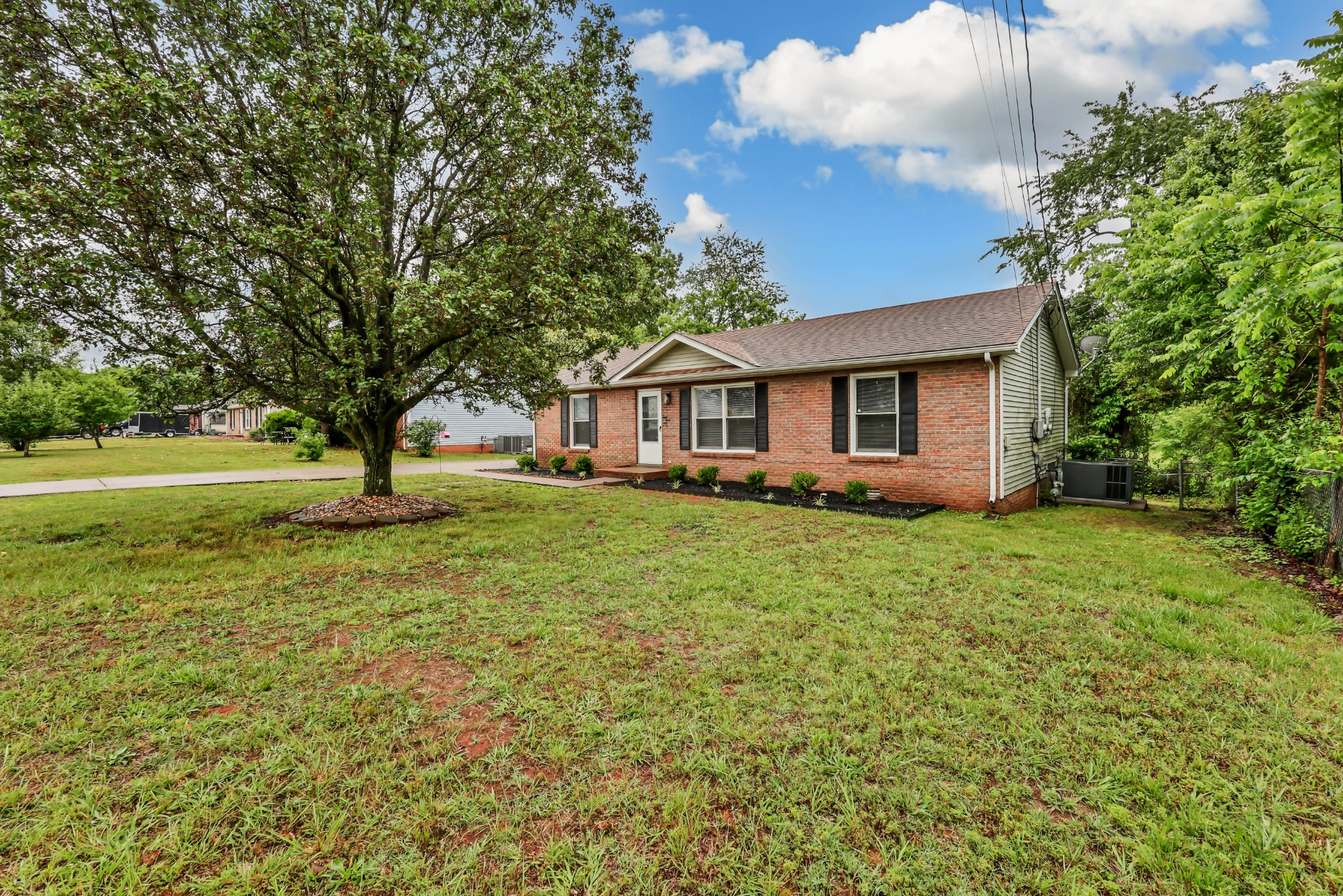 1480 Sunshine Dr