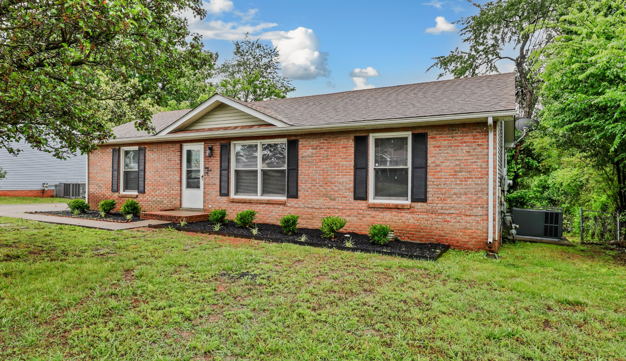 1480 Sunshine Dr