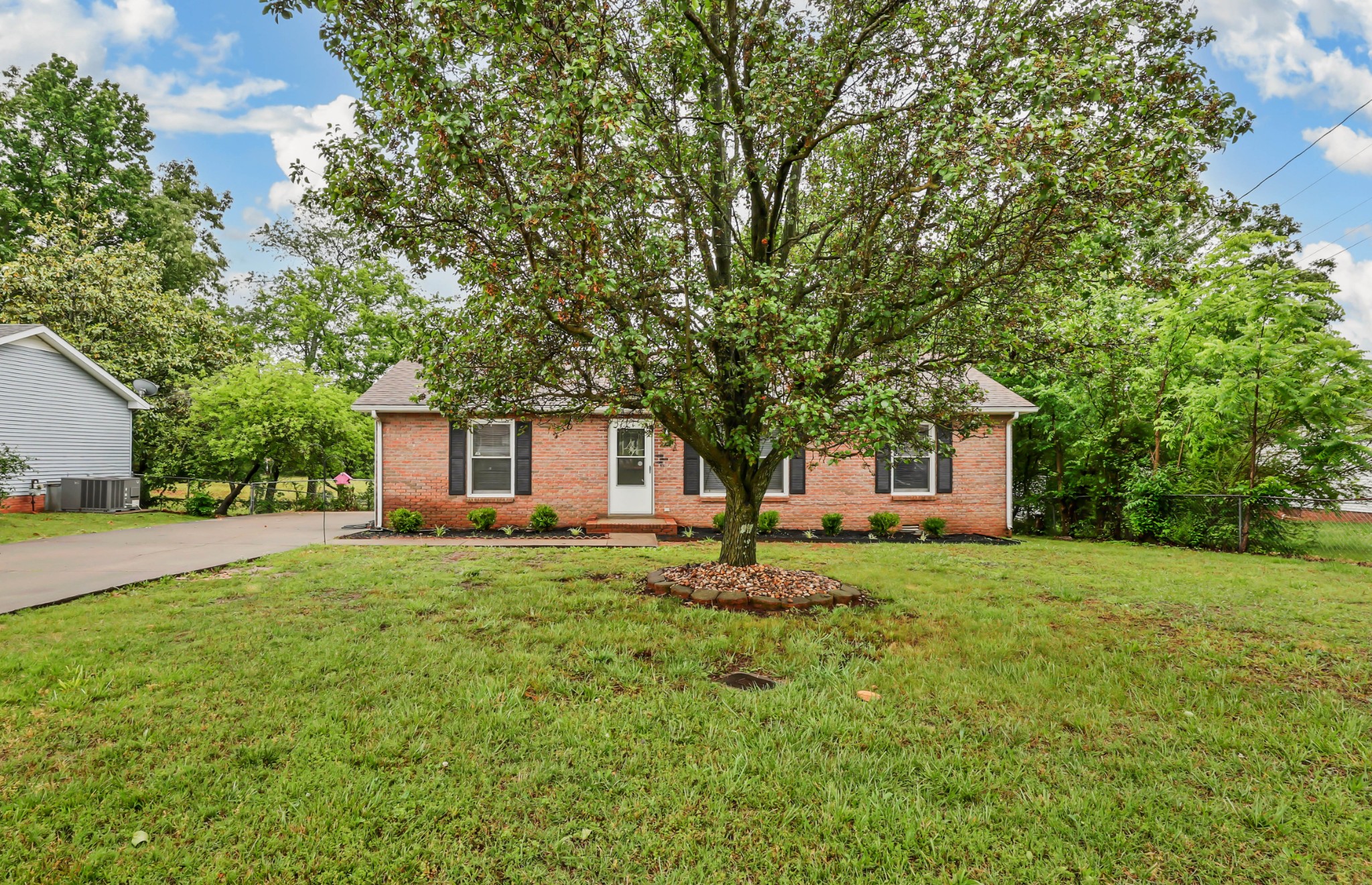 1480 Sunshine Dr