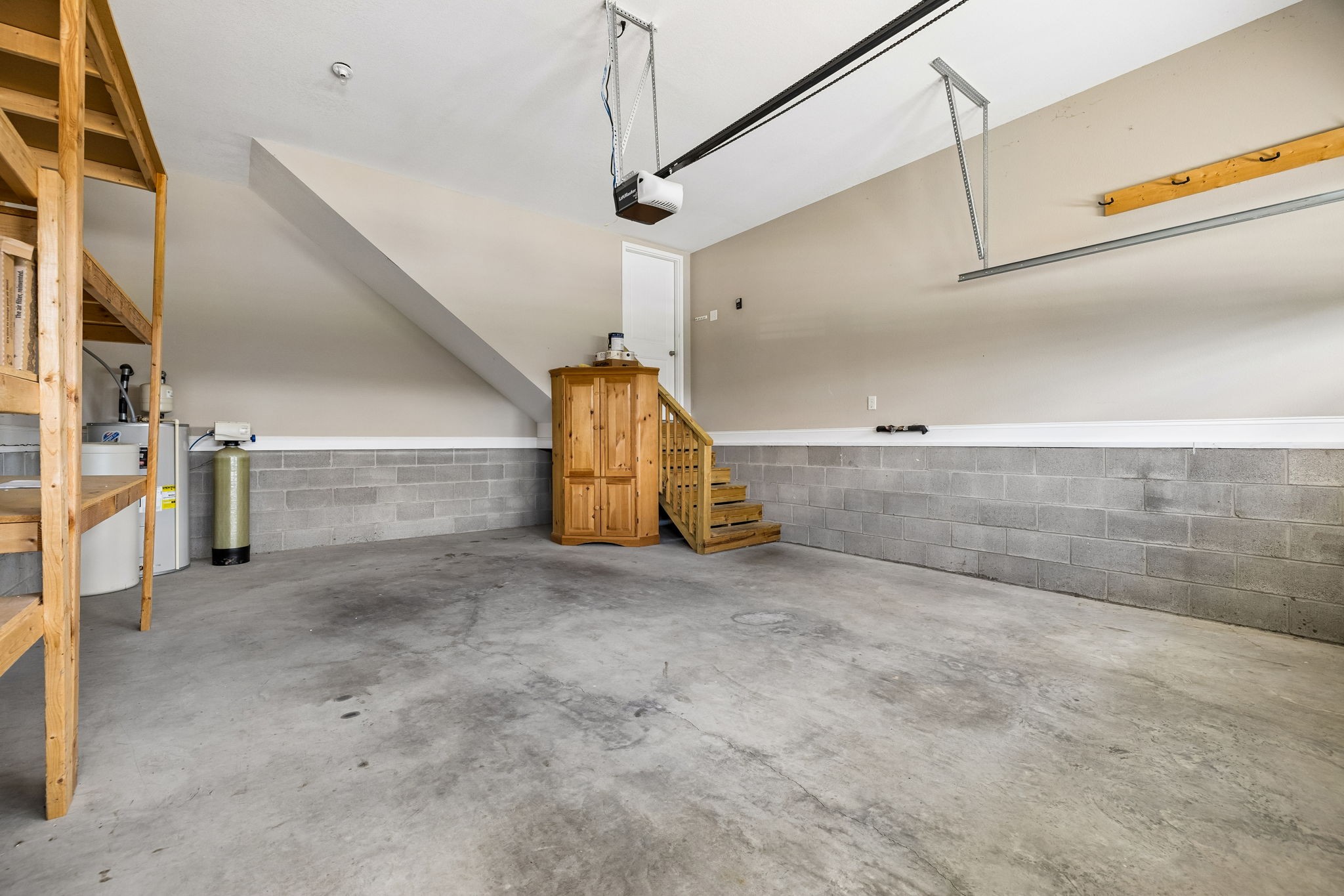 2280 Colston Dr