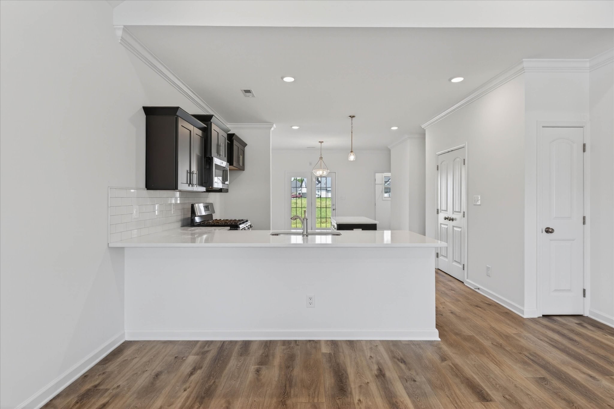 645 Woodrush Dr