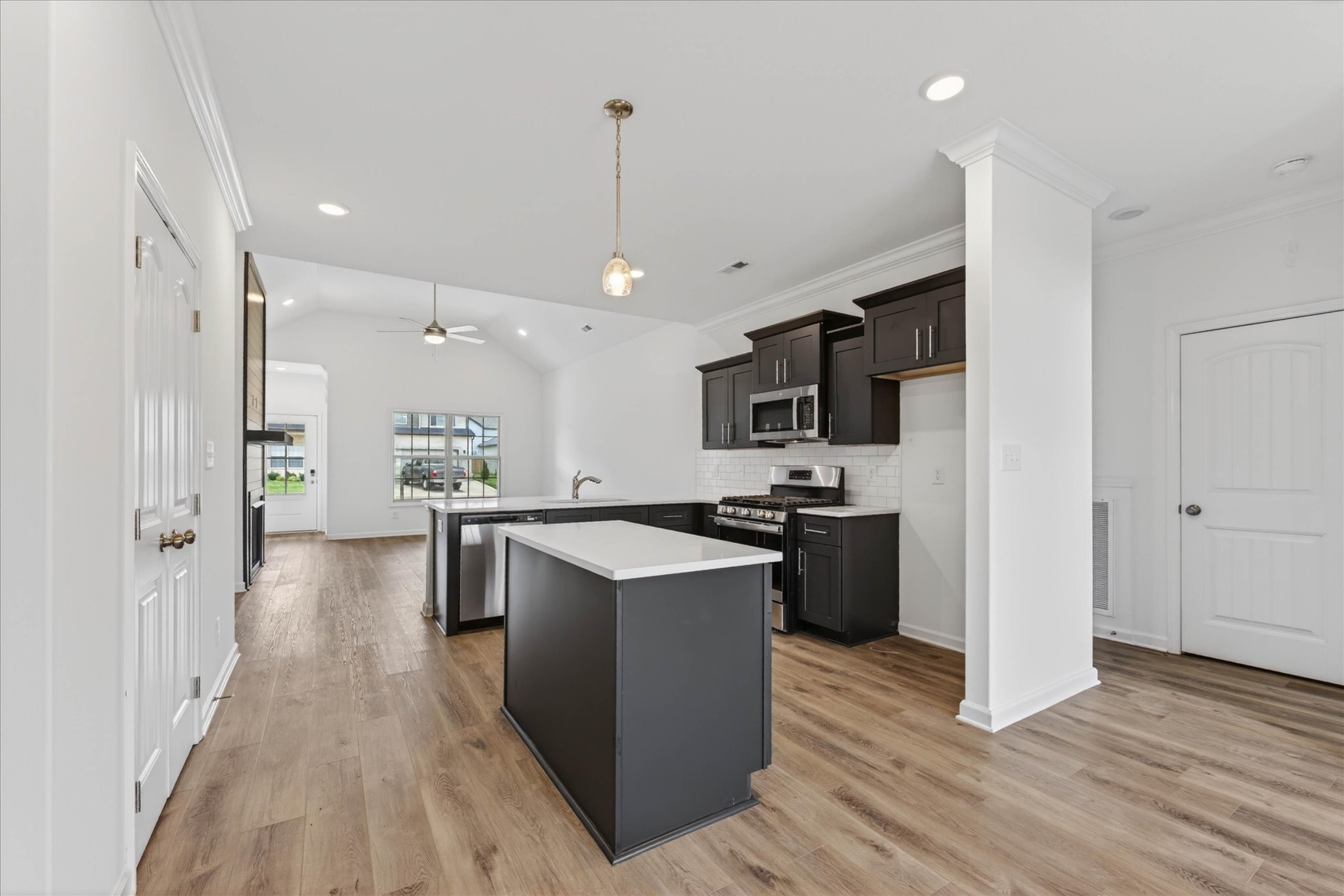 645 Woodrush Dr