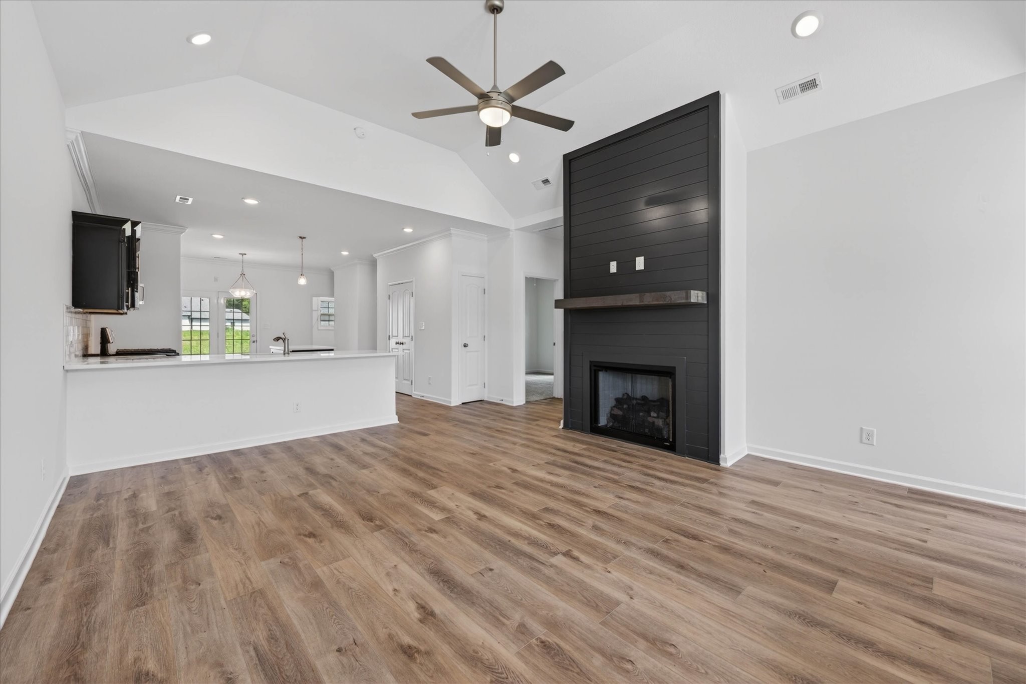 645 Woodrush Dr