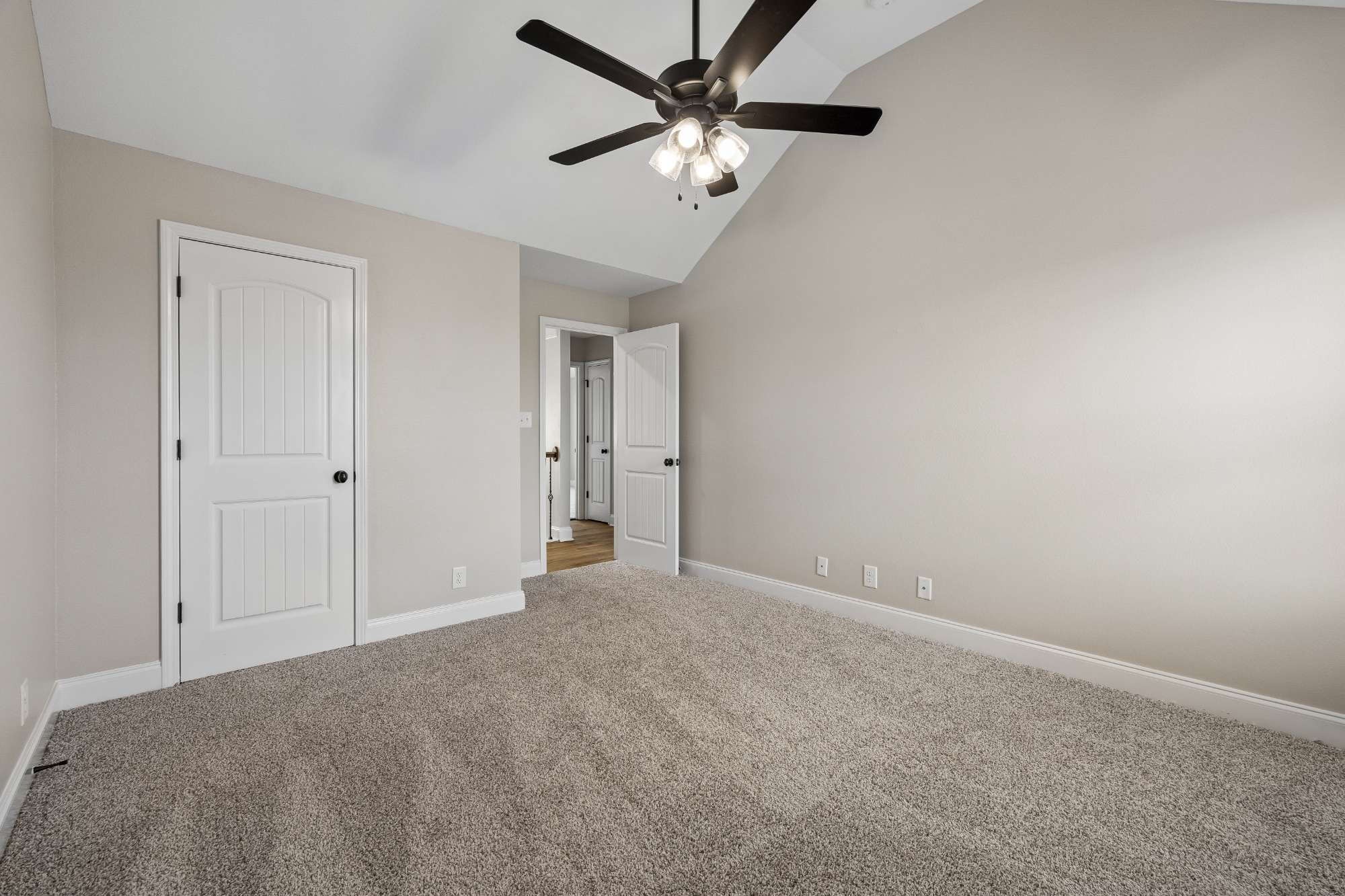 1240 Winterset Dr