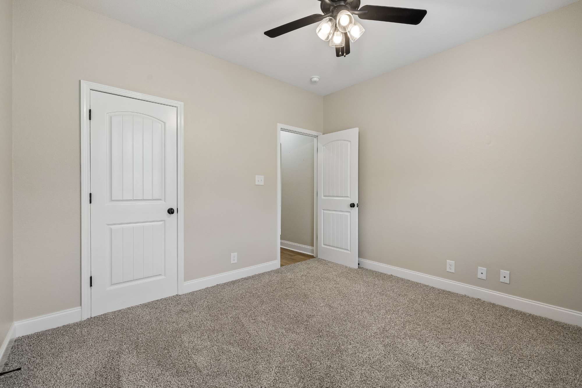 1240 Winterset Dr