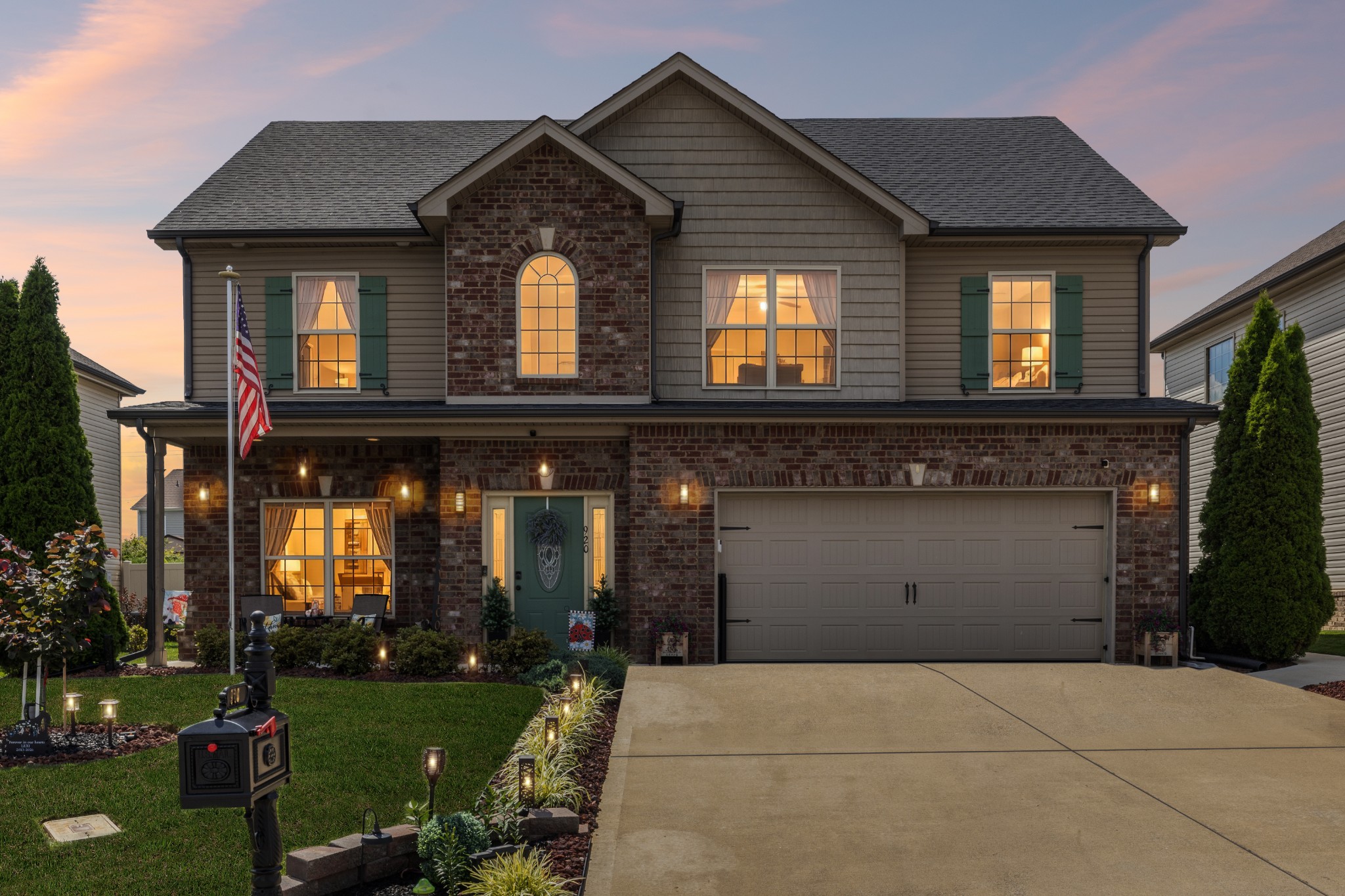 920 Tanager Ct
