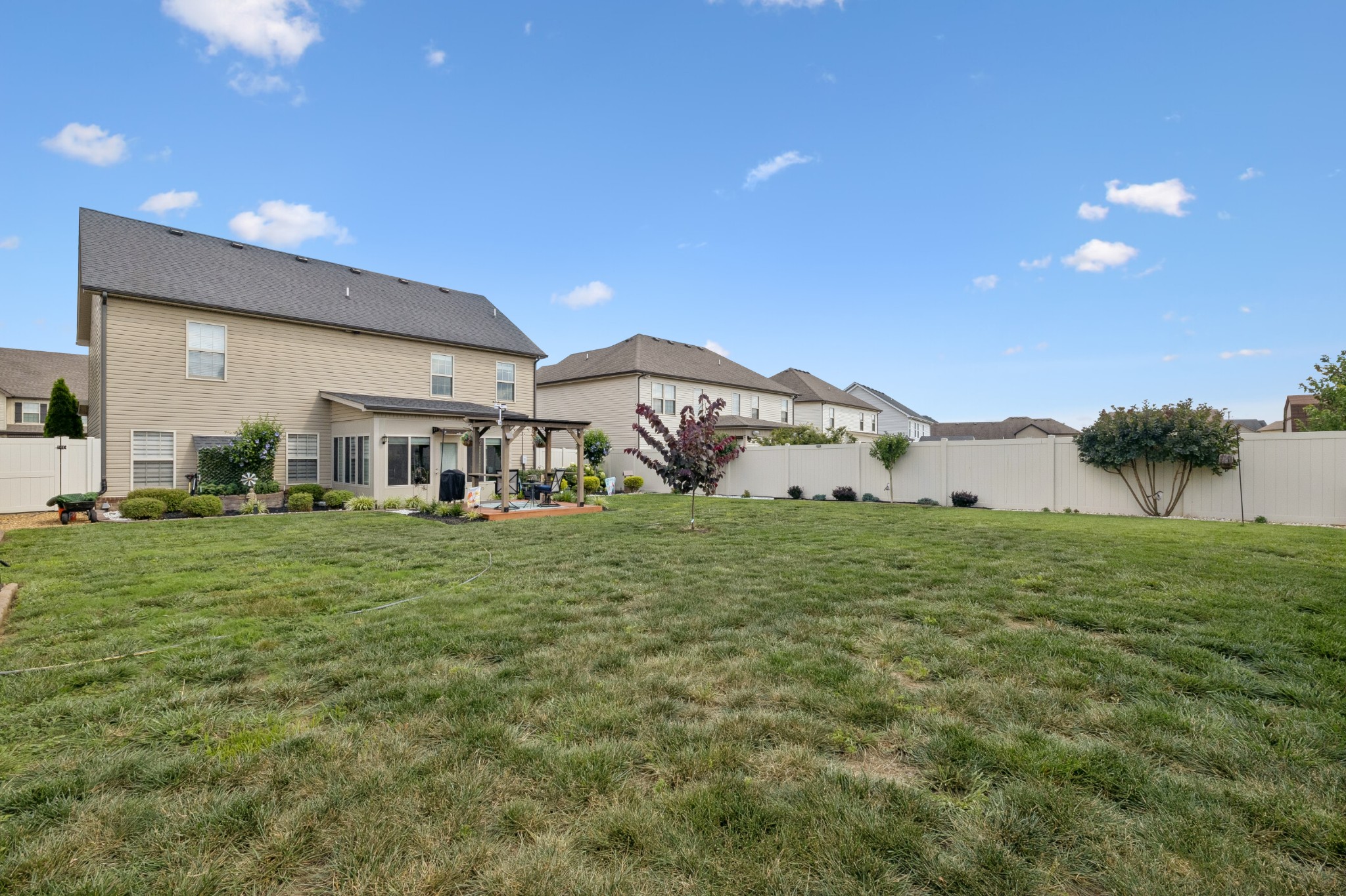 920 Tanager Ct