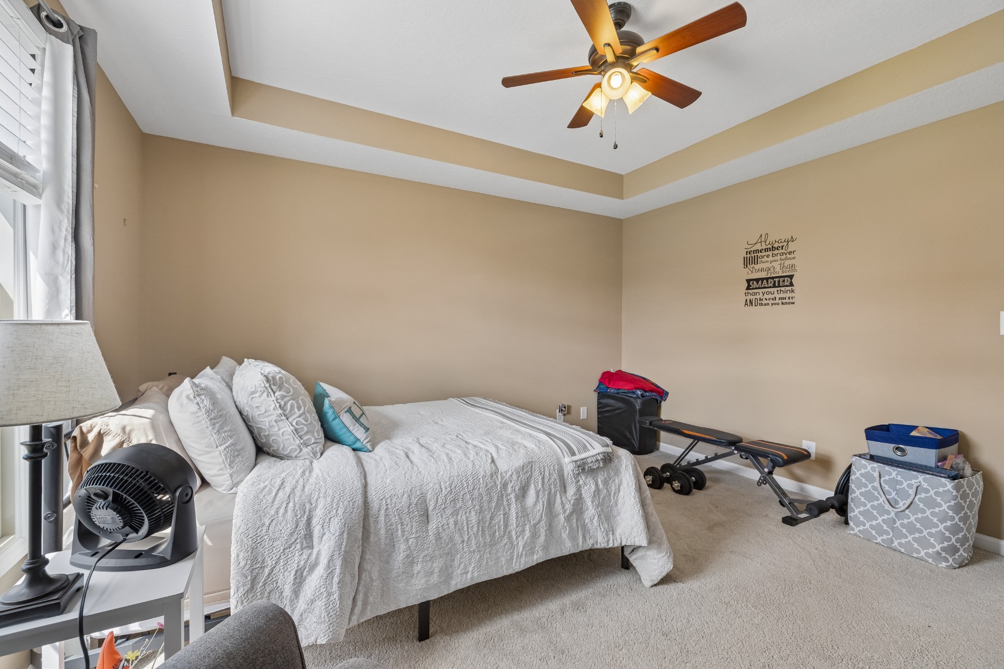 920 Tanager Ct