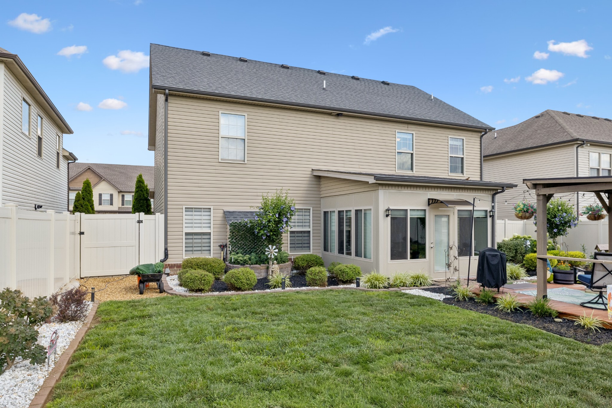 920 Tanager Ct