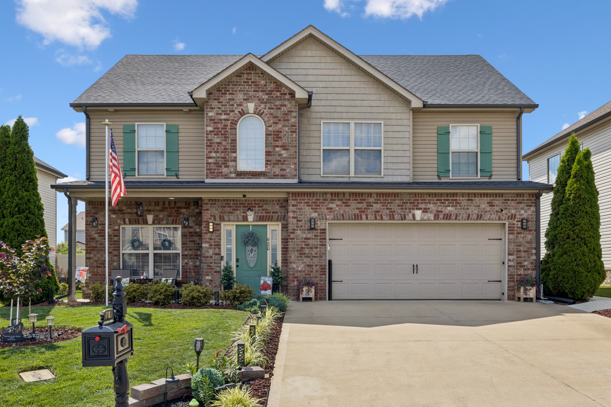 920 Tanager Ct