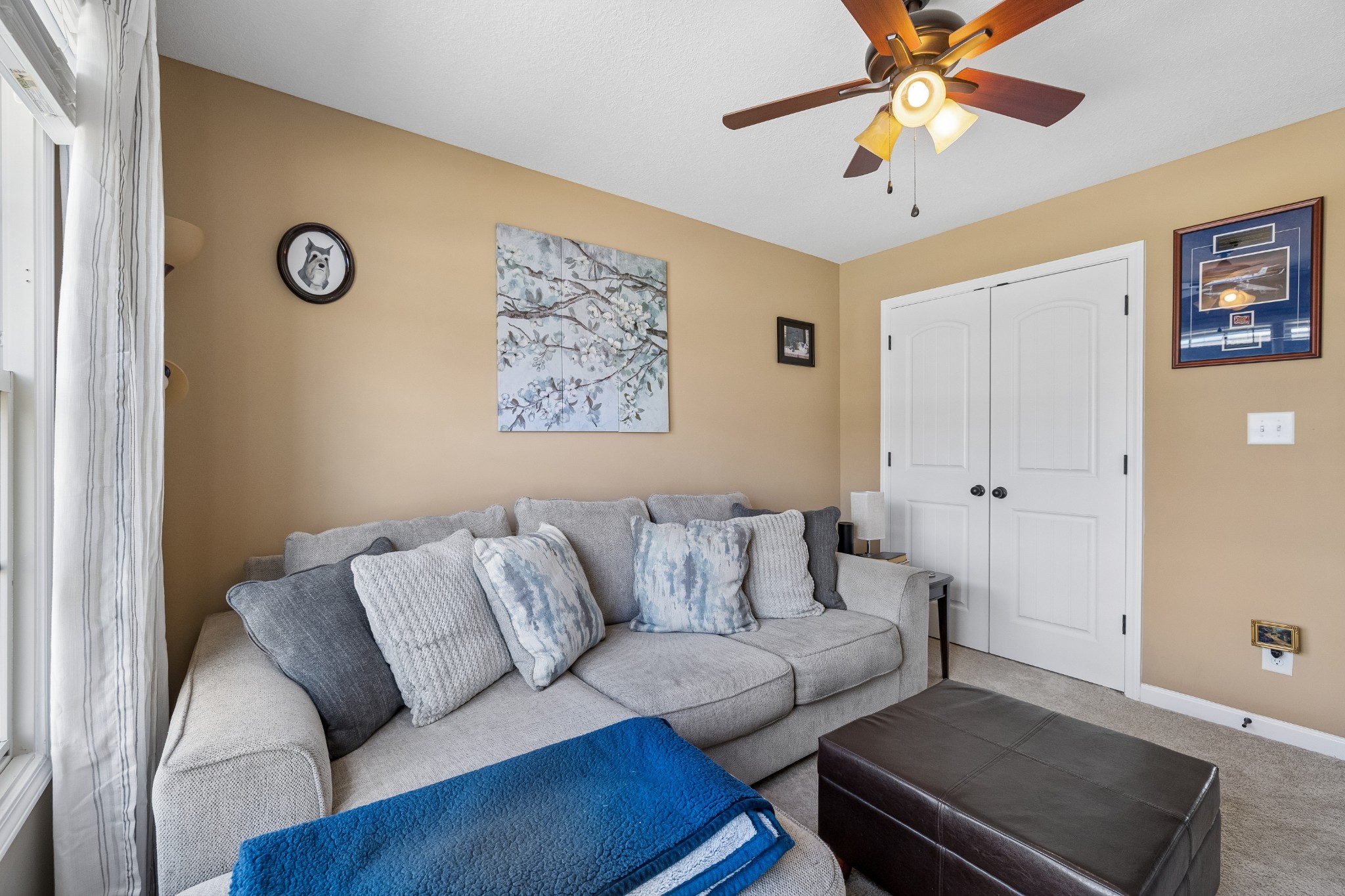 920 Tanager Ct