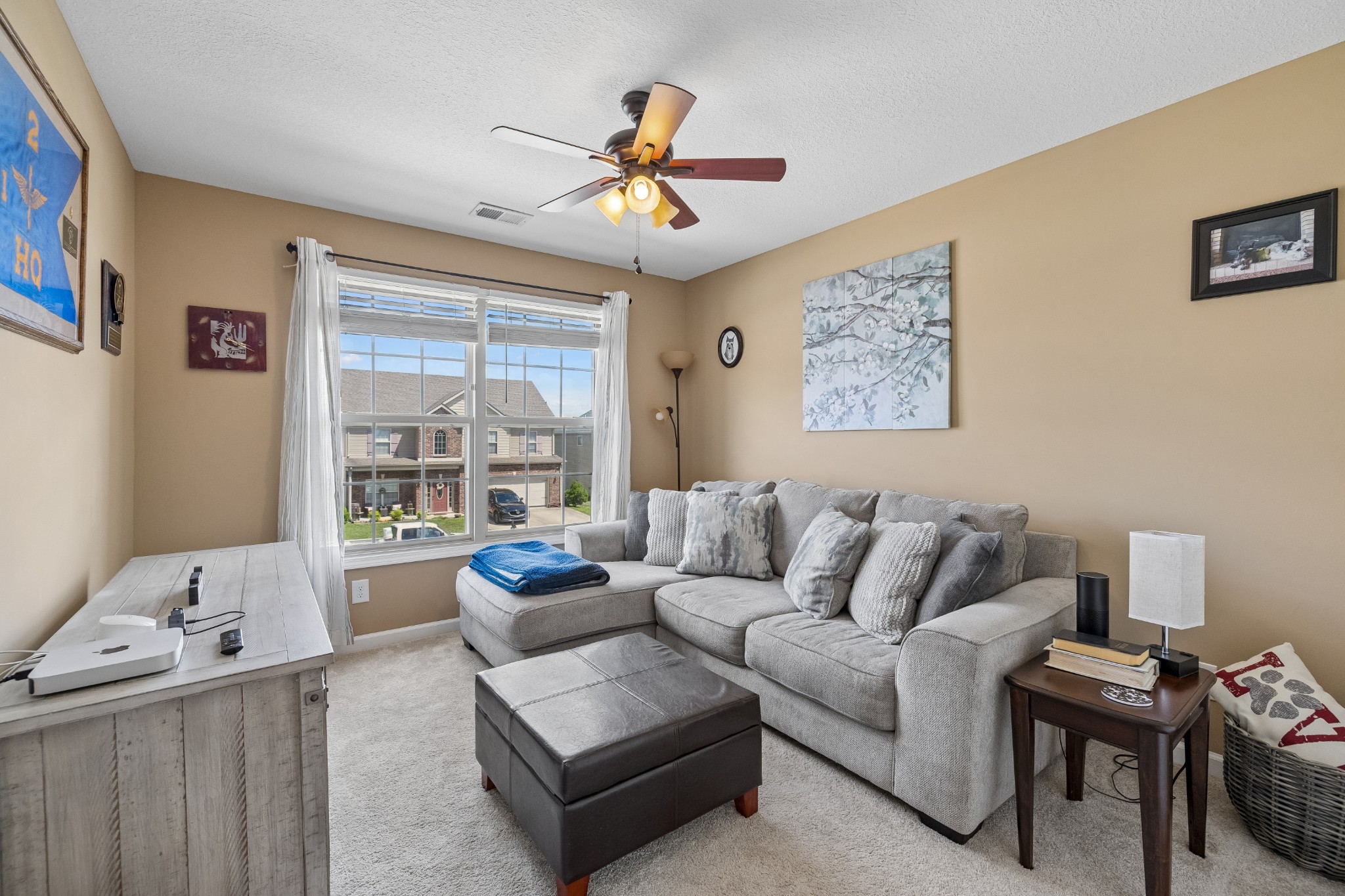 920 Tanager Ct
