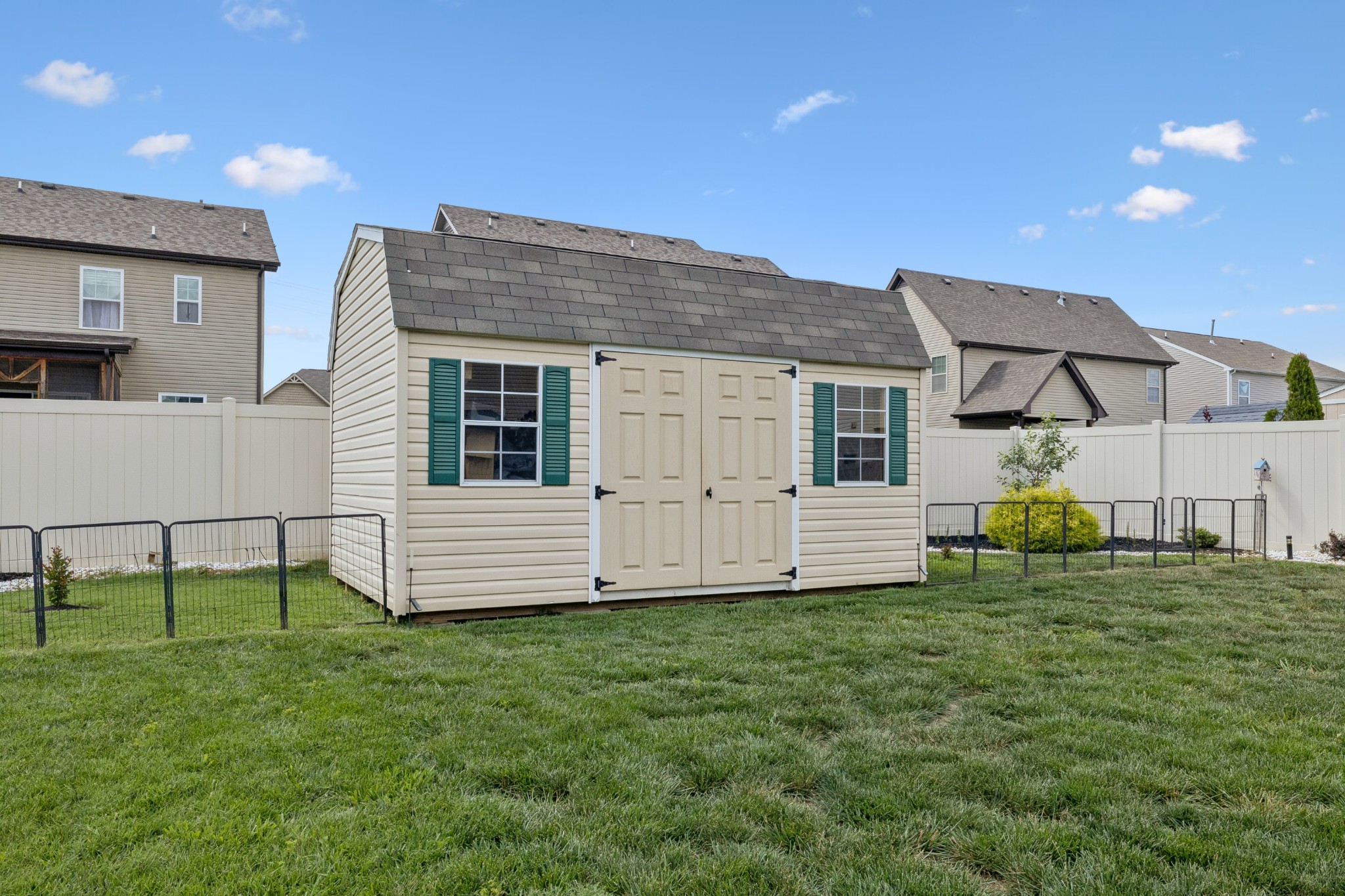 920 Tanager Ct