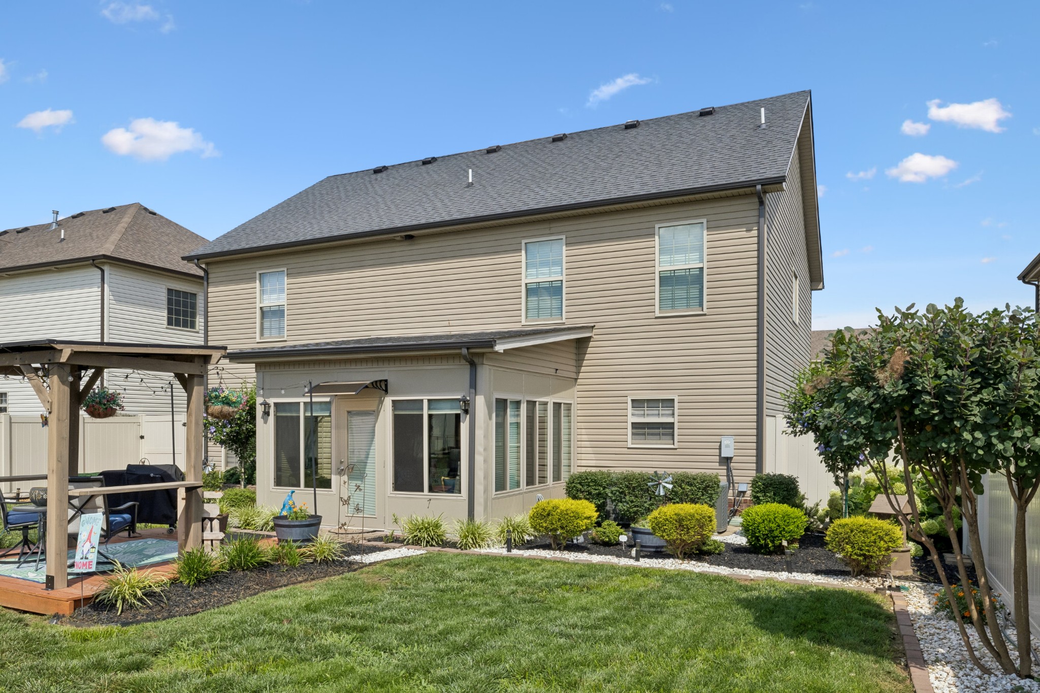 920 Tanager Ct