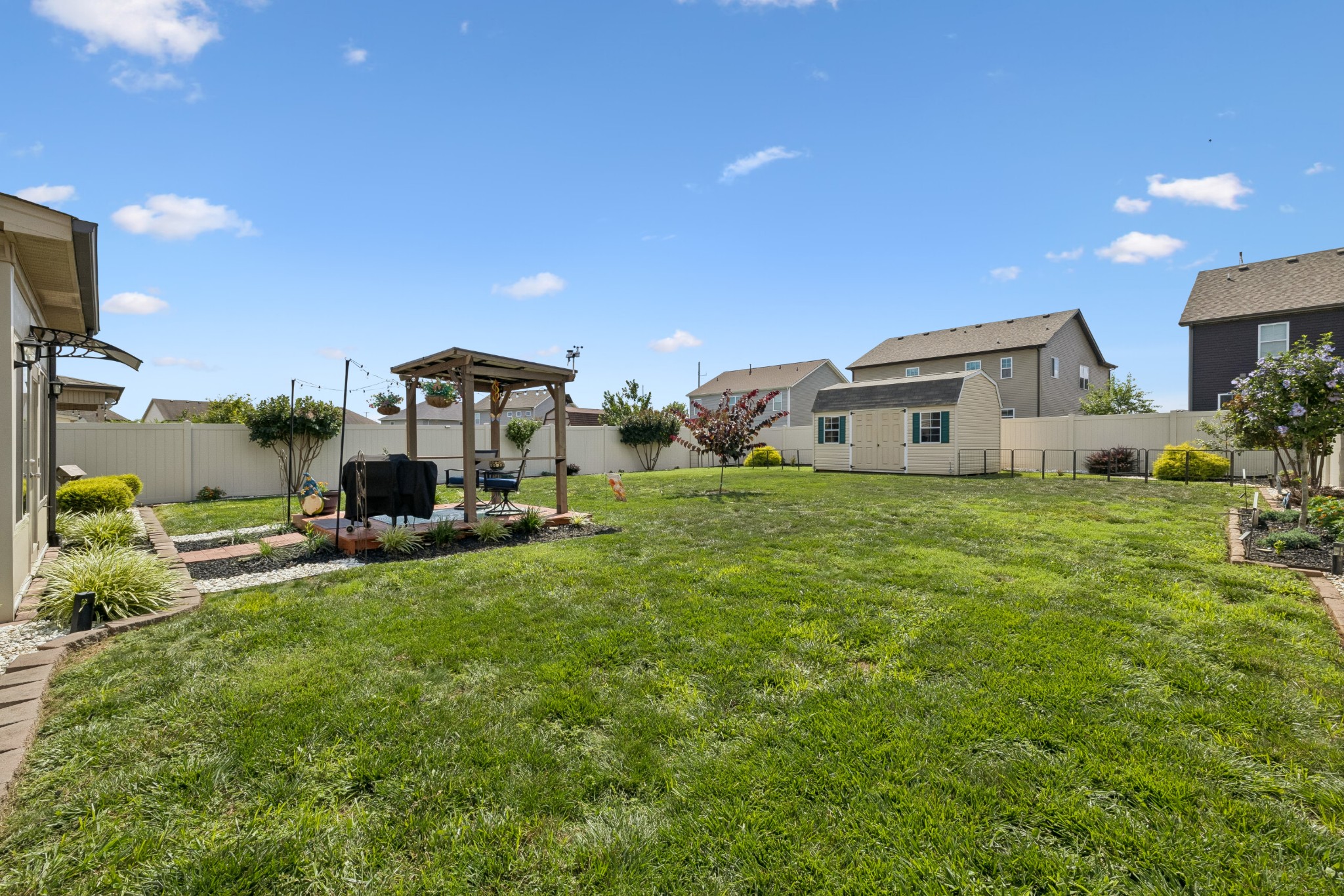 920 Tanager Ct