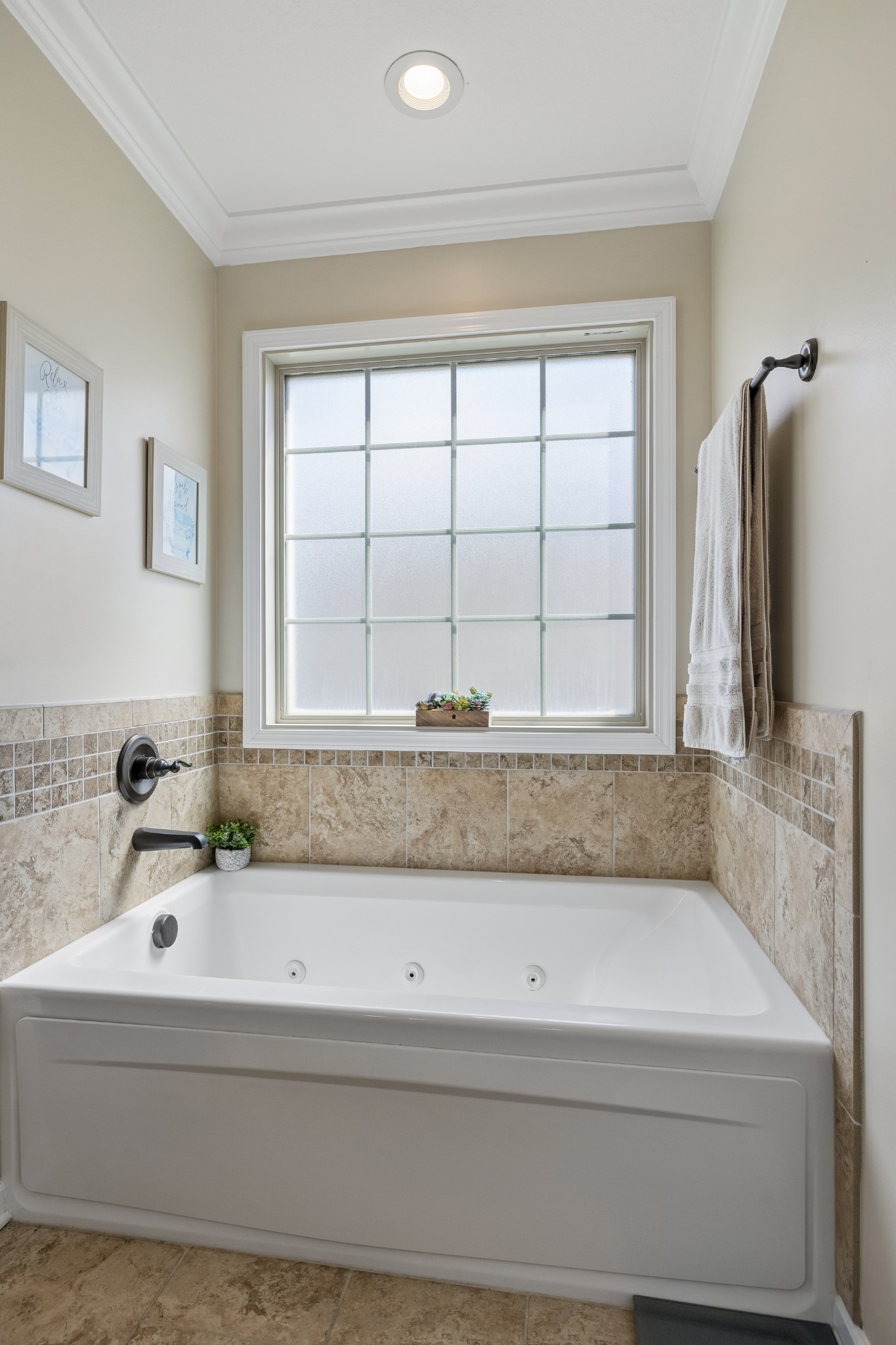 920 Tanager Ct