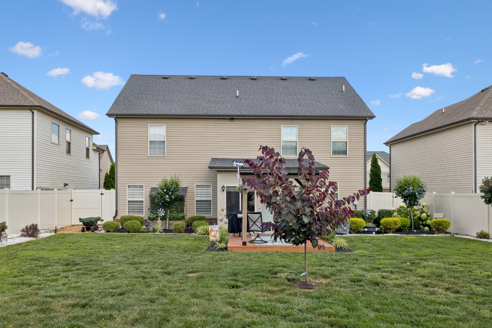 920 Tanager Ct