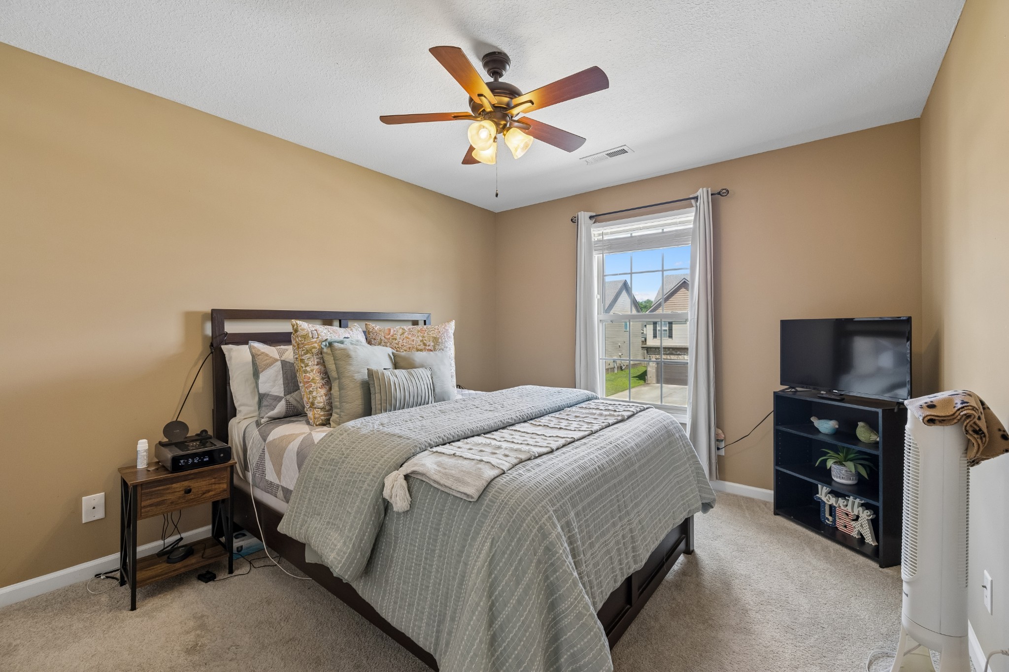 920 Tanager Ct