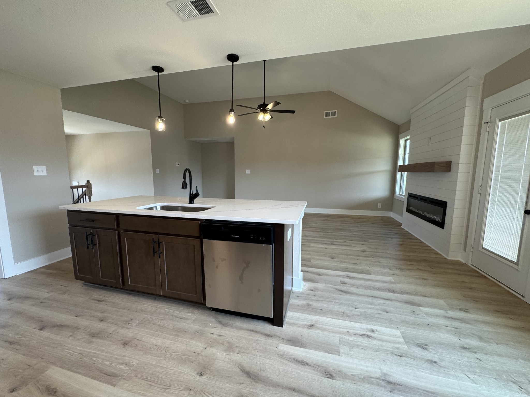 794 Carrillo Dr