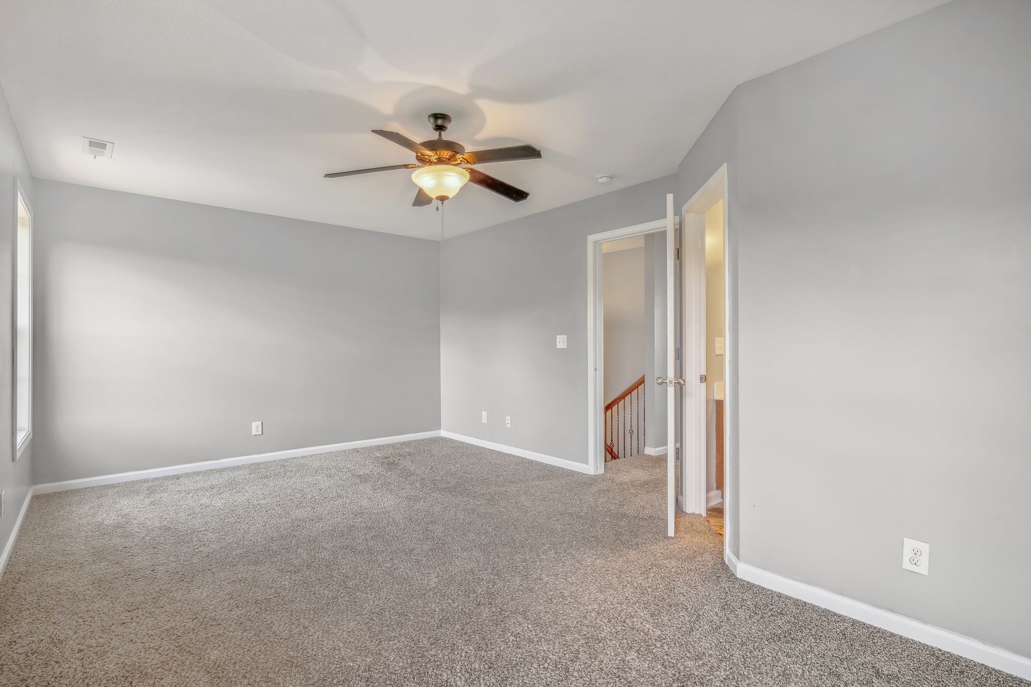565 Oakmont Dr