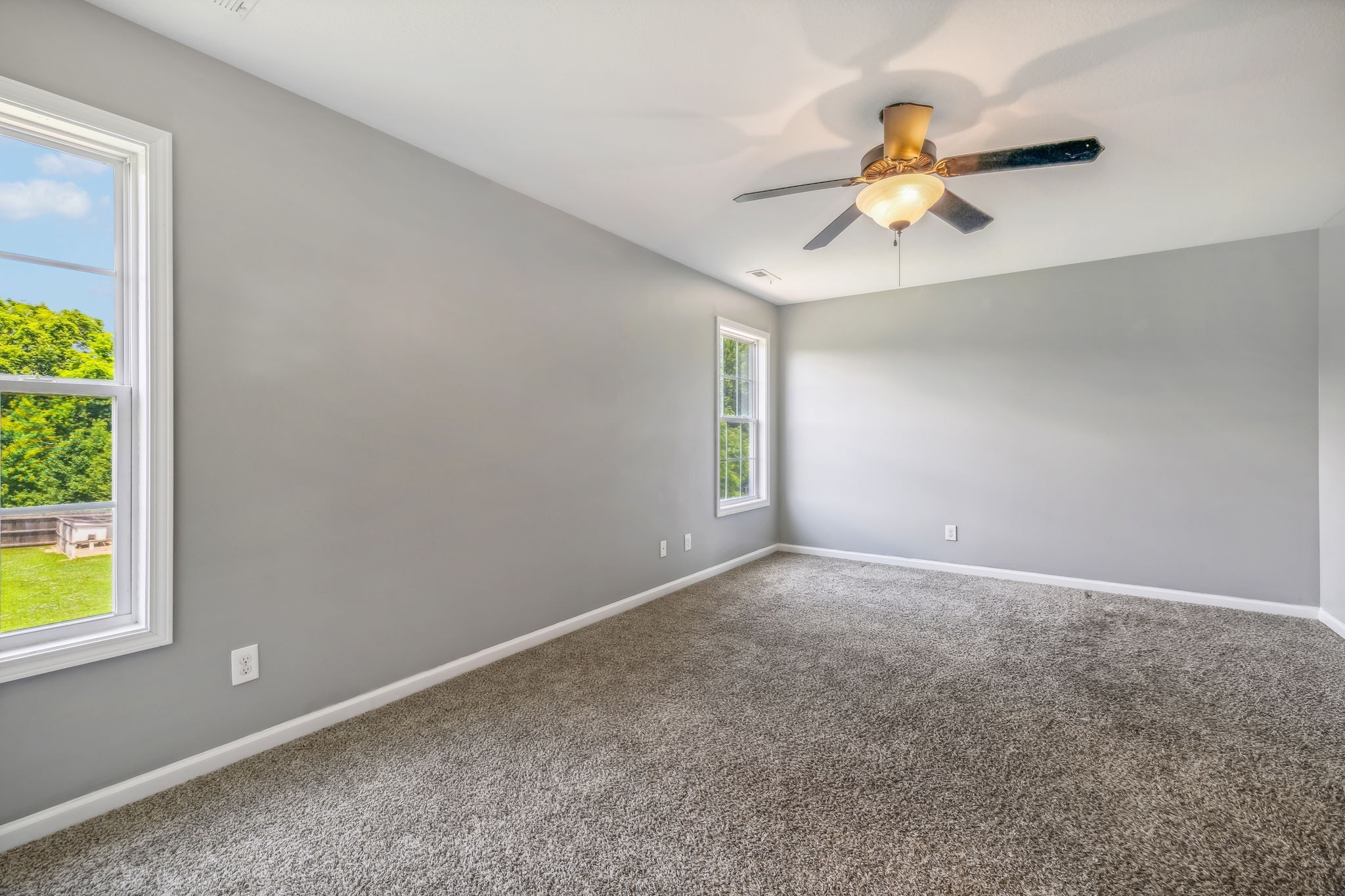 565 Oakmont Dr