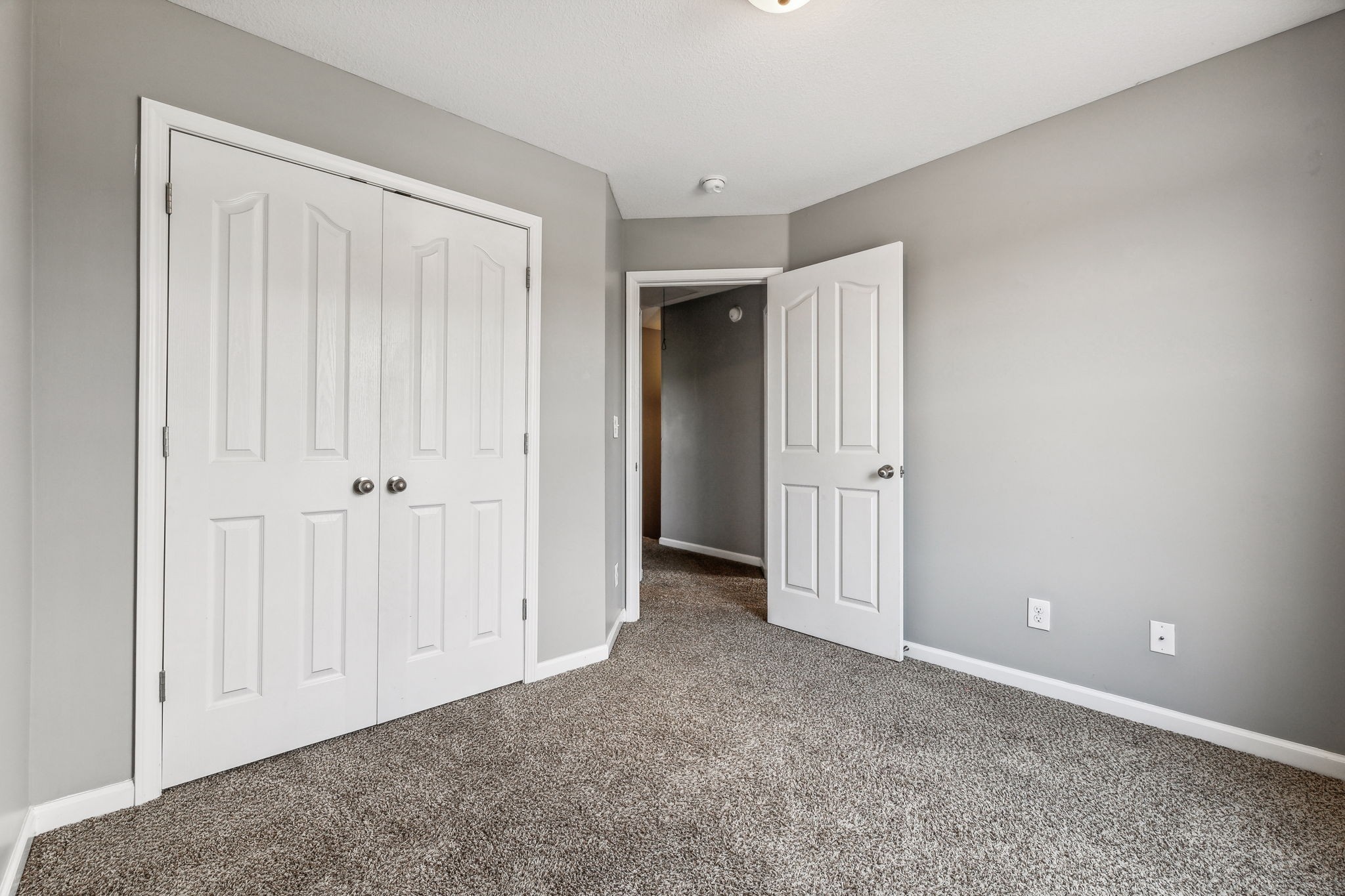 565 Oakmont Dr