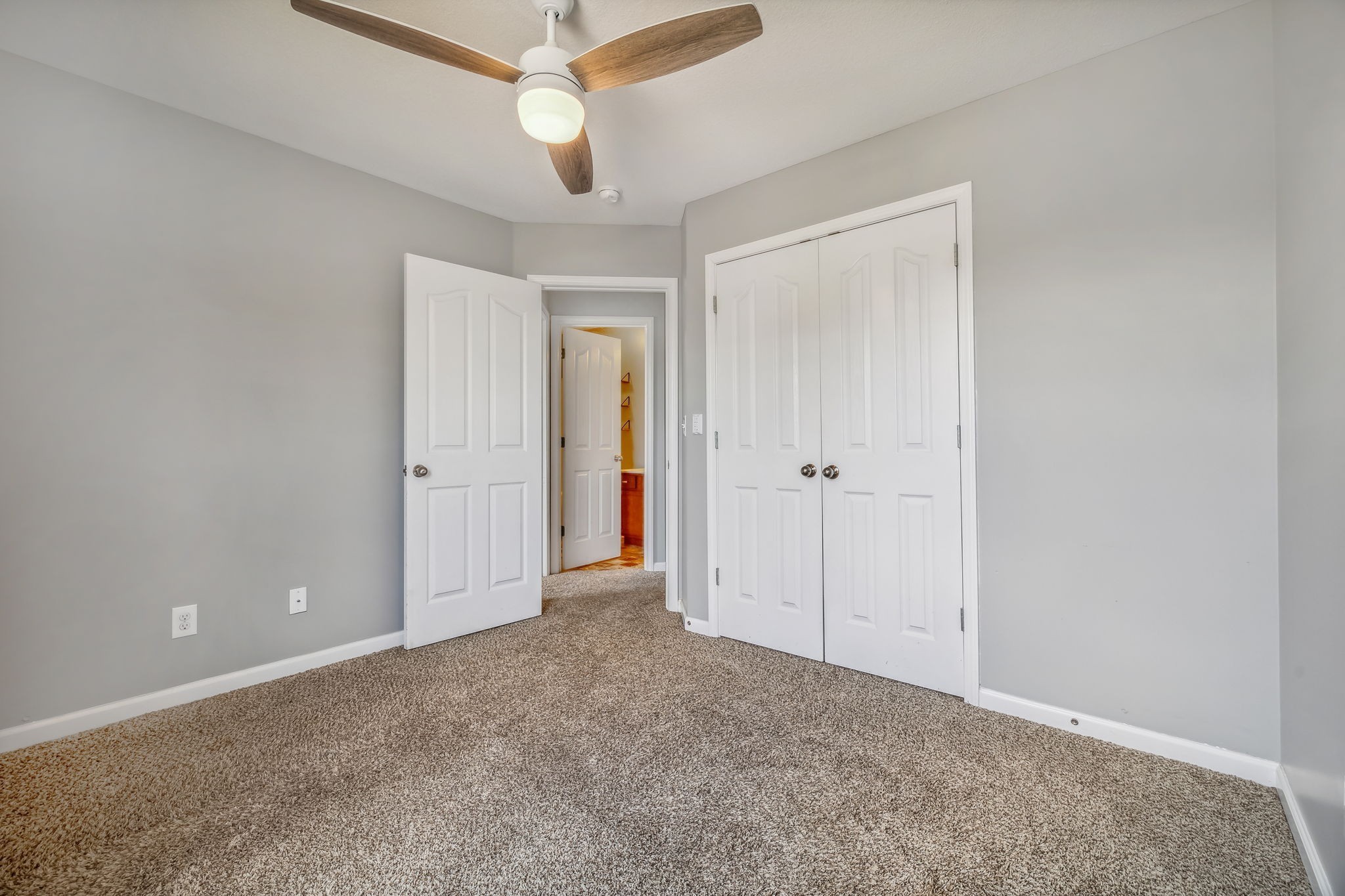 565 Oakmont Dr