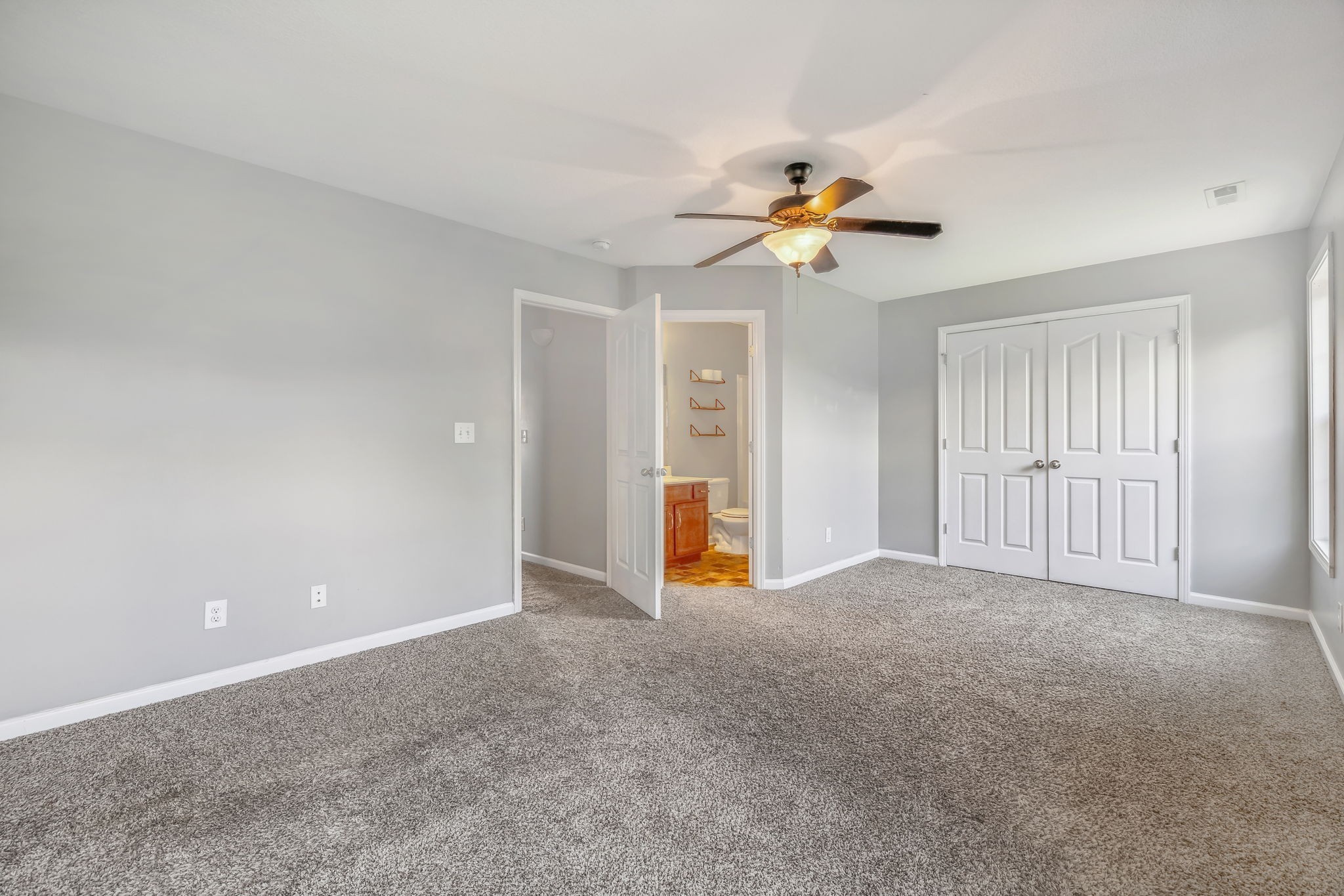565 Oakmont Dr