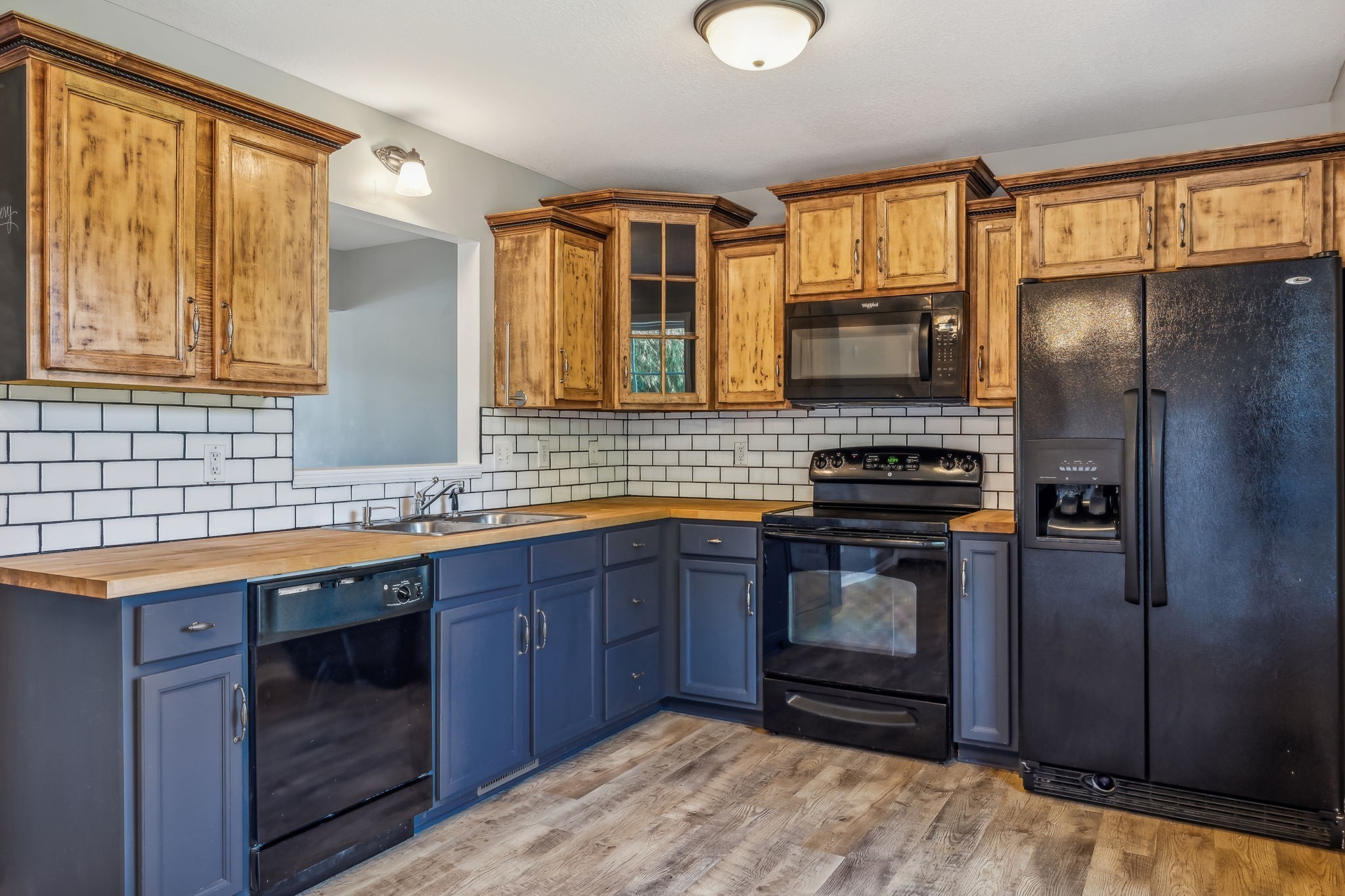 565 Oakmont Dr